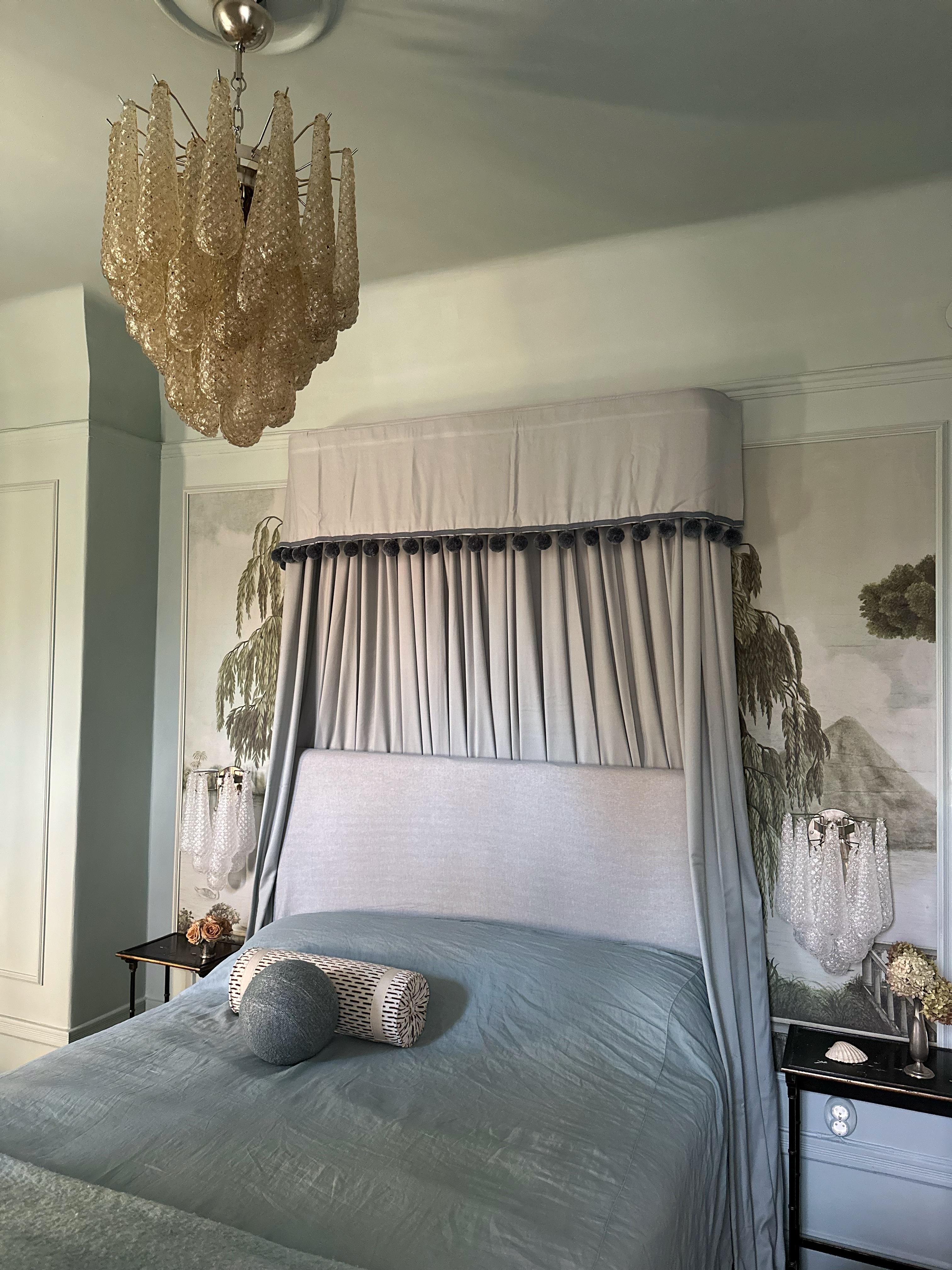 Italian Pair of Murano Wall Sconces in Drop form For Sale