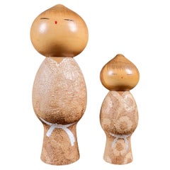 Pareja de Mushin o Inocencia Kokeshi, por Masai Watanabe, Japón, 1969