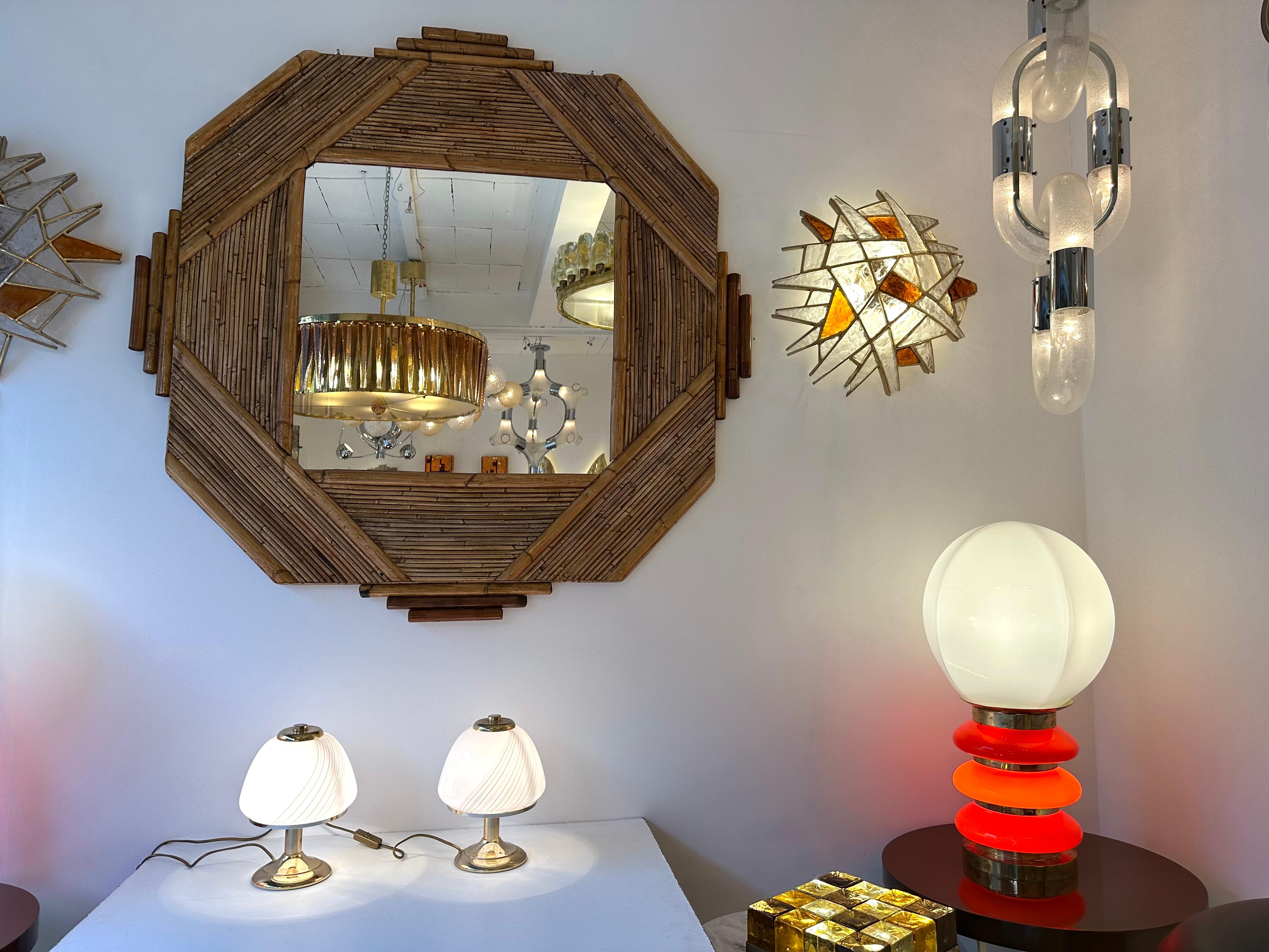 Ère spatiale Paire de lampes champignons en laiton et verre de Murano de F. Fabbian, Italie, 1970 en vente