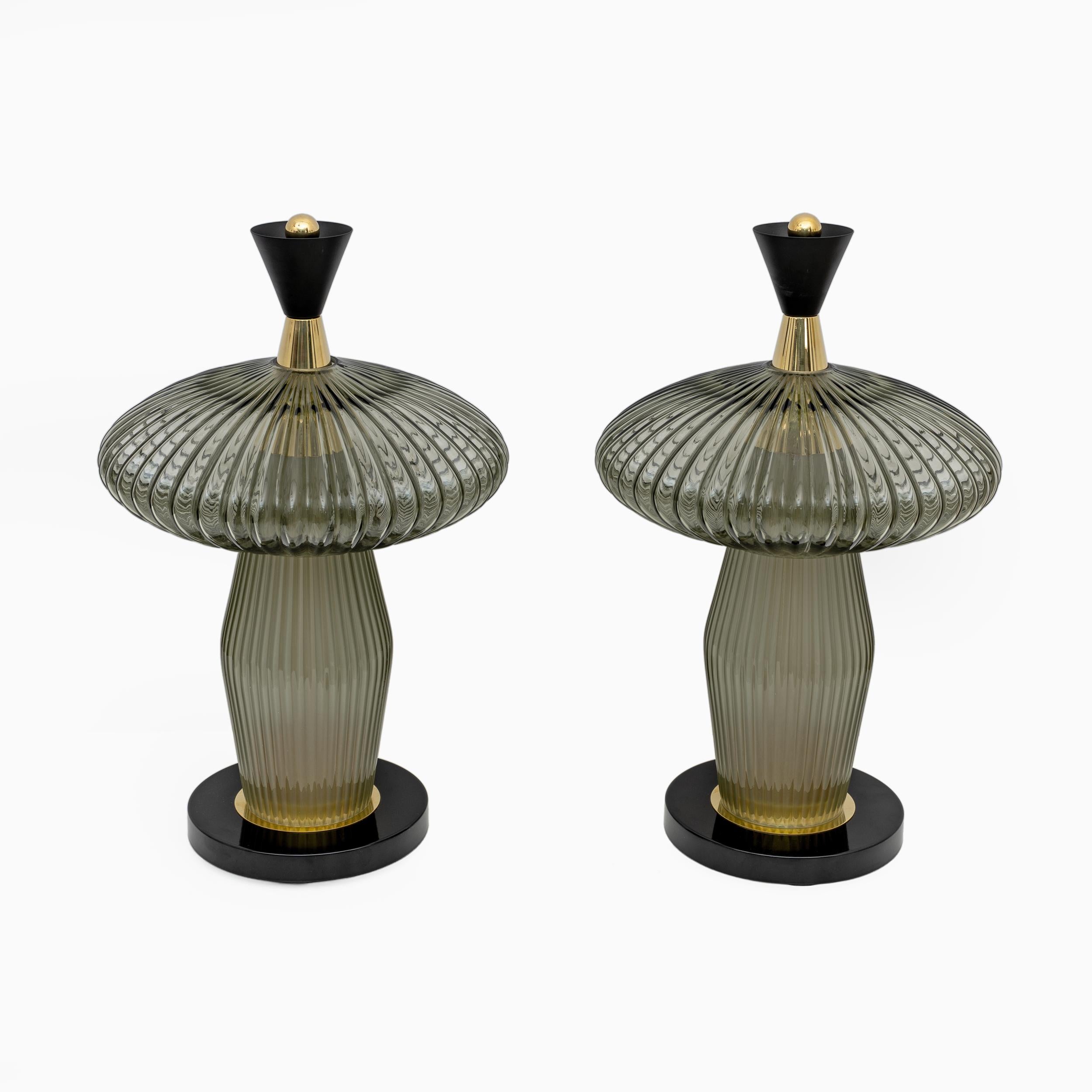 Pareja de Lámparas de Mesa en forma de Seta de Cristal de Murano y Latón Estilo Feng Shui Moderno orgánico en venta