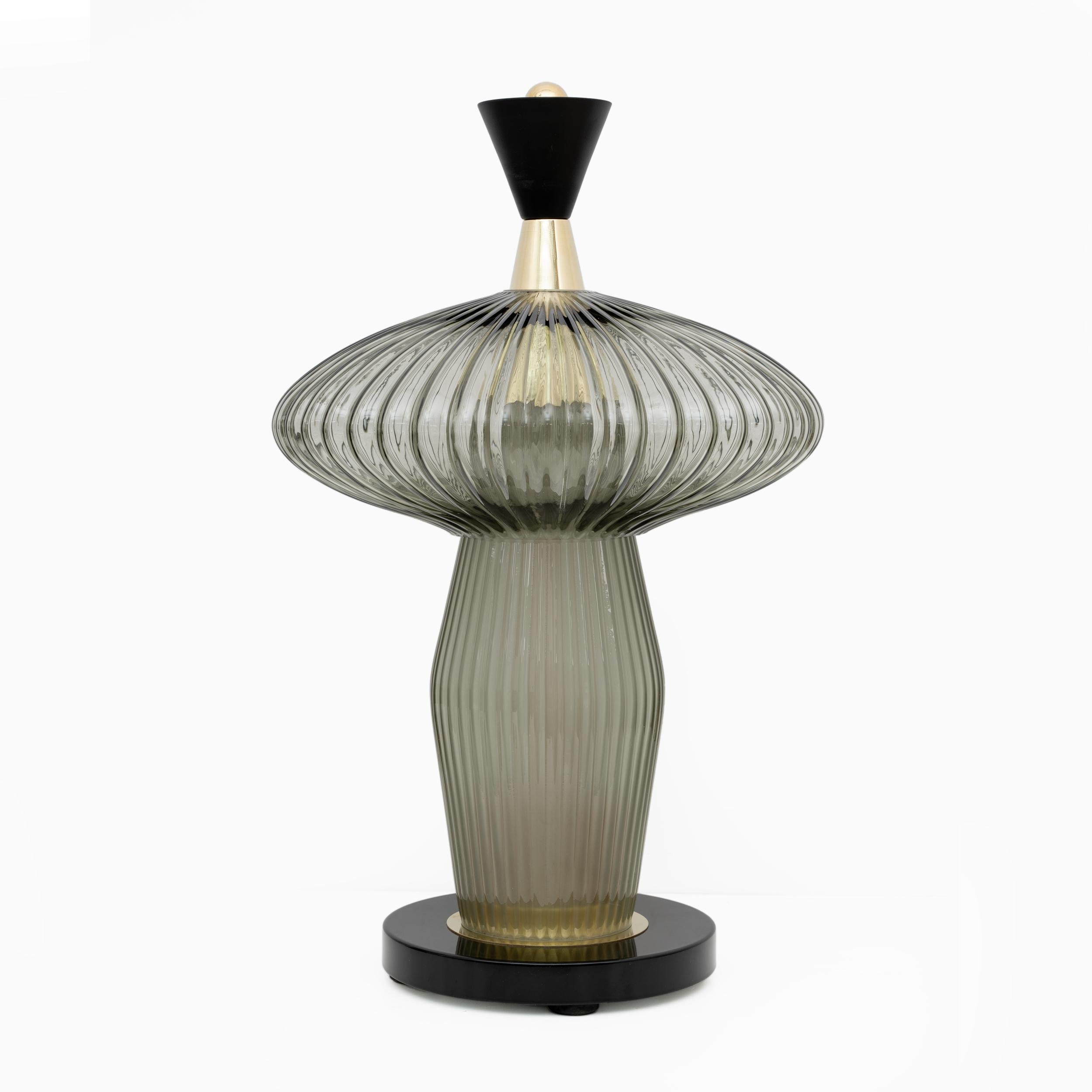 Pareja de Lámparas de Mesa en forma de Seta de Cristal de Murano y Latón Estilo Feng Shui Italiano en venta