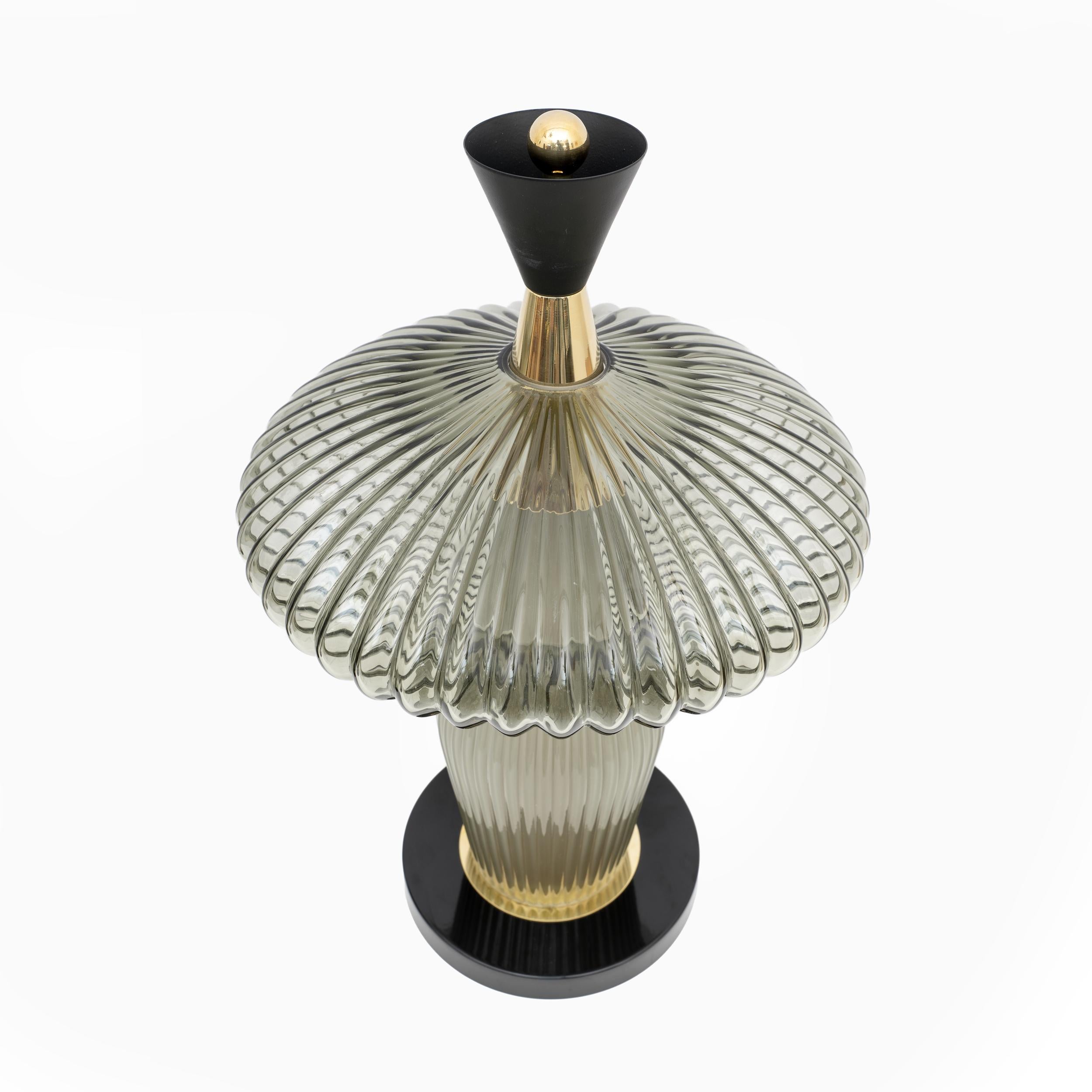 Pareja de Lámparas de Mesa en forma de Seta de Cristal de Murano y Latón Estilo Feng Shui en Excelente estado para la venta en Puglia, Puglia