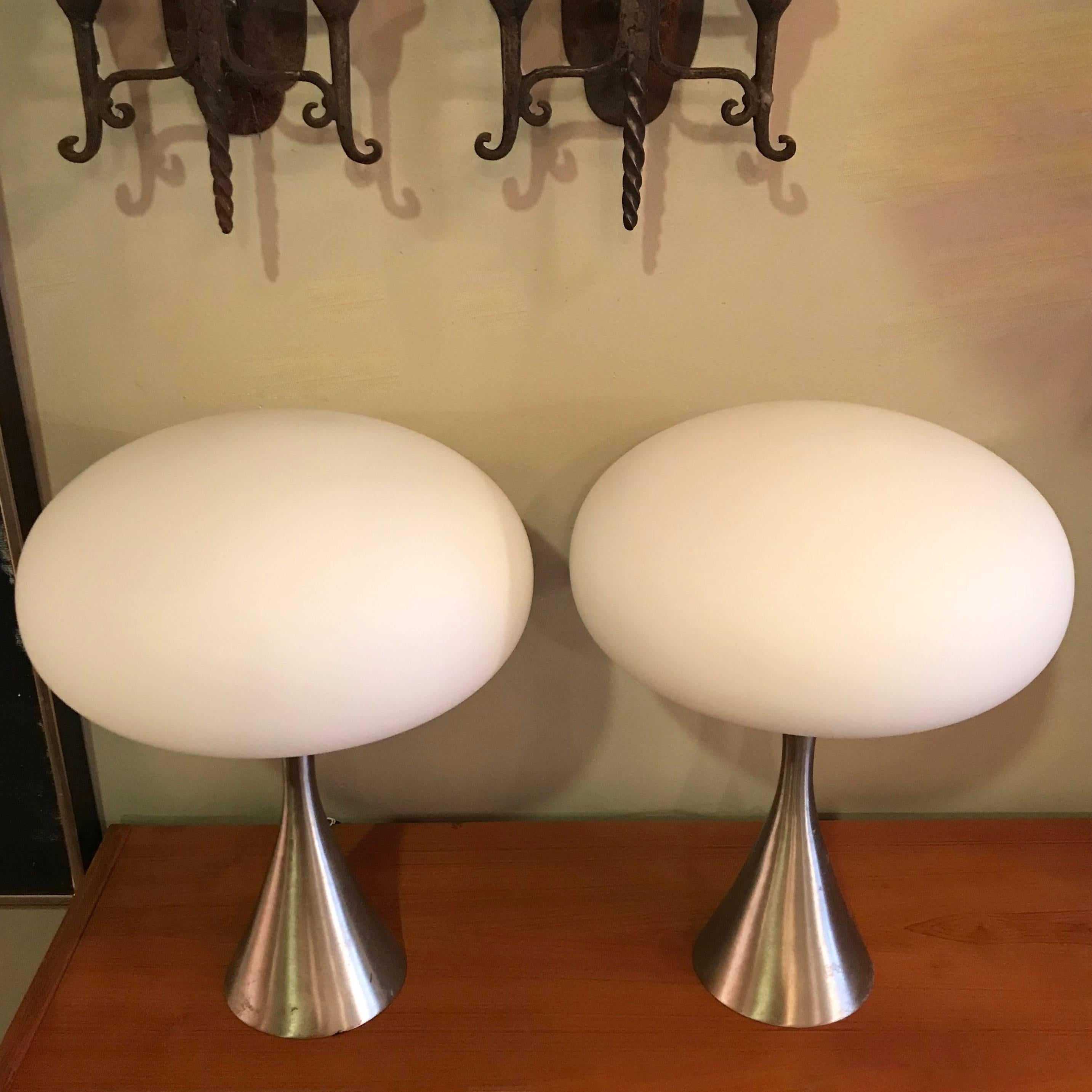 Mid-Century Modern Pair of Mushroom Table Lamps by Bill Curry for Laurel