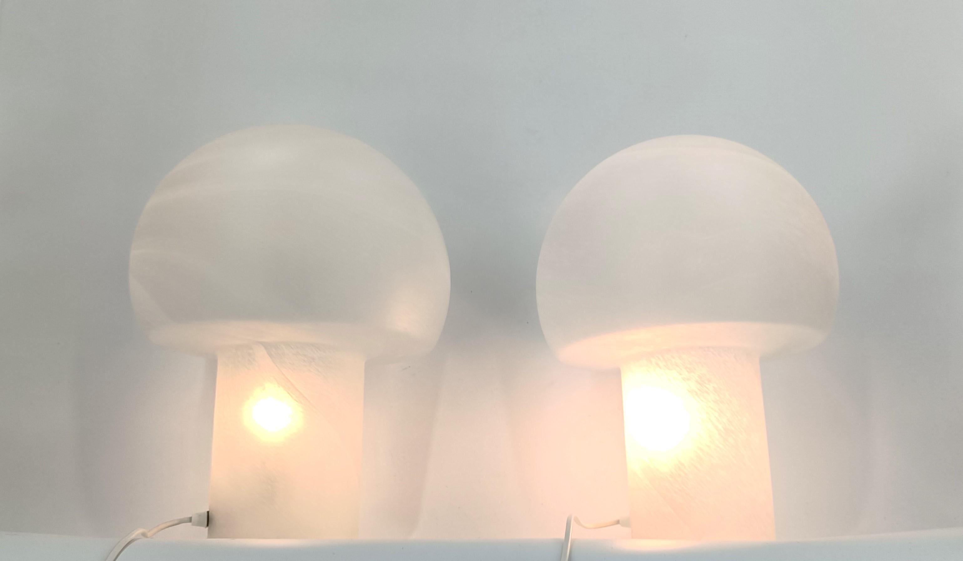 Paire de lampes de table champignons de Peil and Putzler, 1970 en vente 6