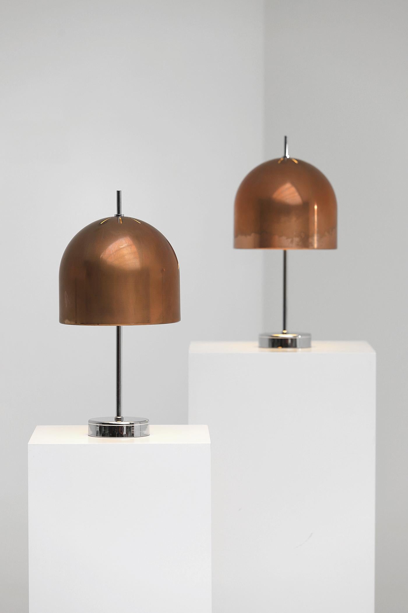 Mid-Century Modern Pair of mushroom table lamps in copper and chrome 1970s For Sale