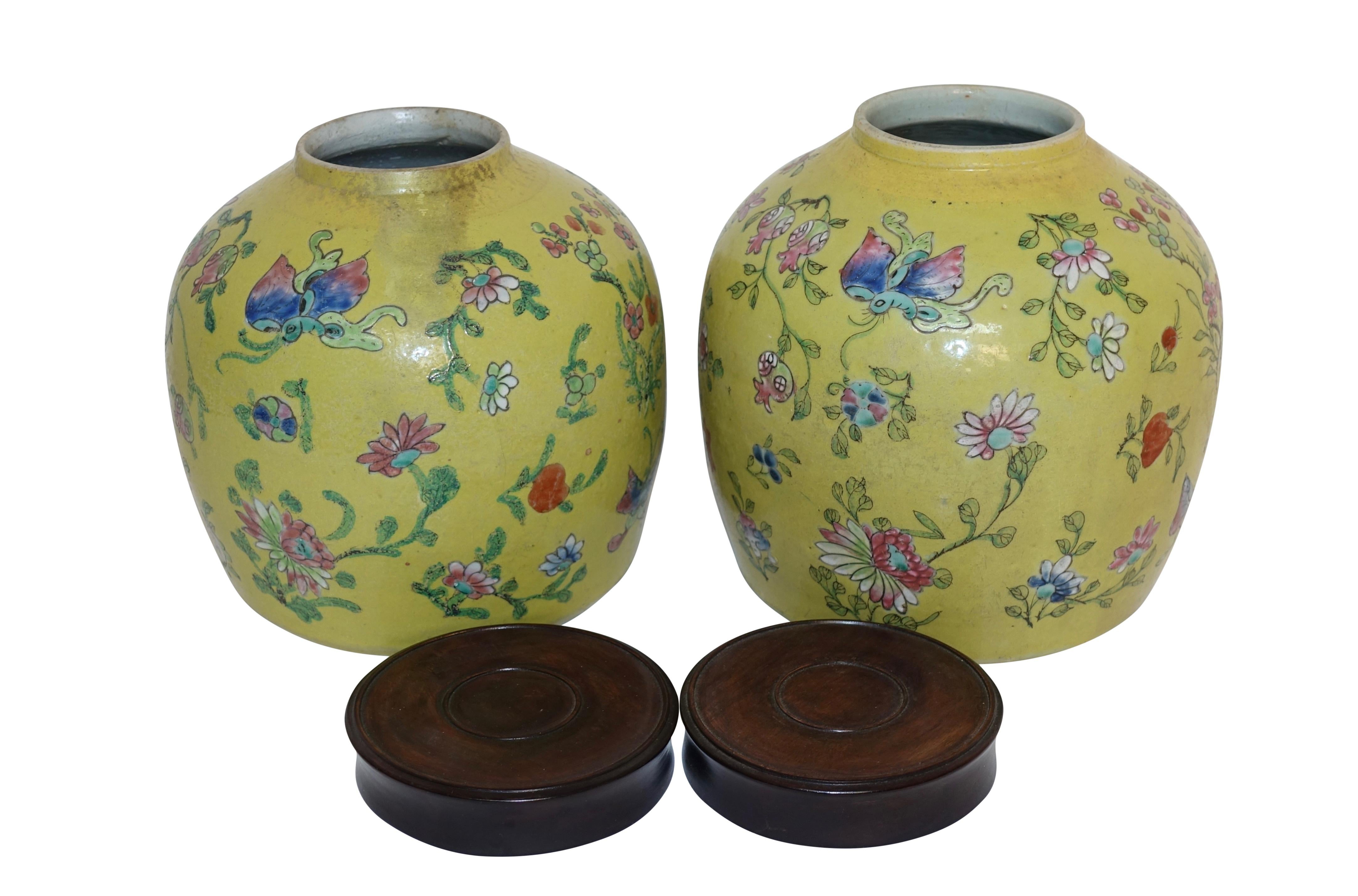 Pair of Mustard Yellow Jars with Wooden Lids, Chinese, Early 20th Century In Excellent Condition In San Francisco, CA