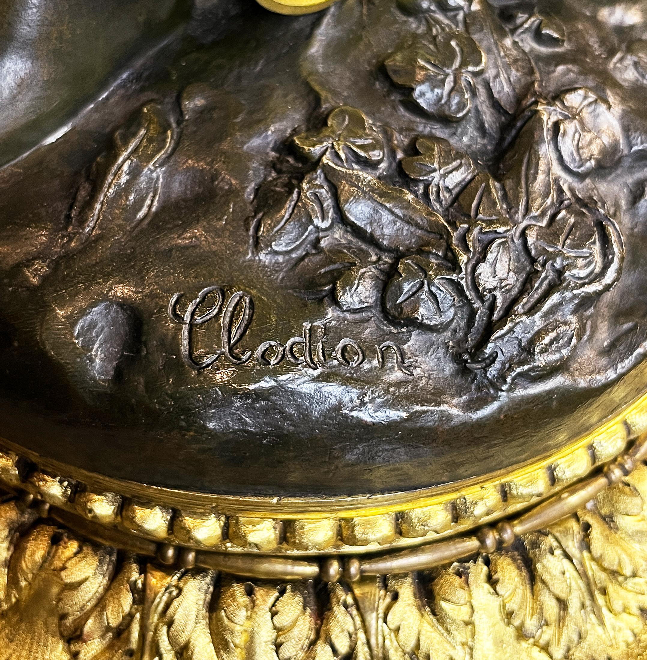 Coppia di candelabri a nove luci con figure mitologiche in ormolu e bronzo patinato in vendita 5