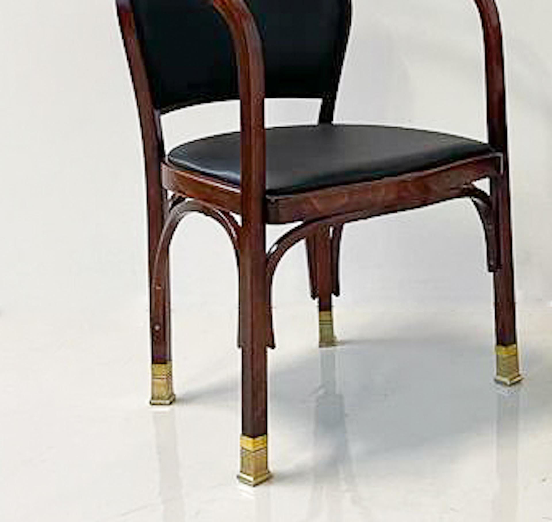 Paire de fauteuils N° 715 Gustav Siegel pour Kohn, Autriche, années 1900
Bois et cuir 