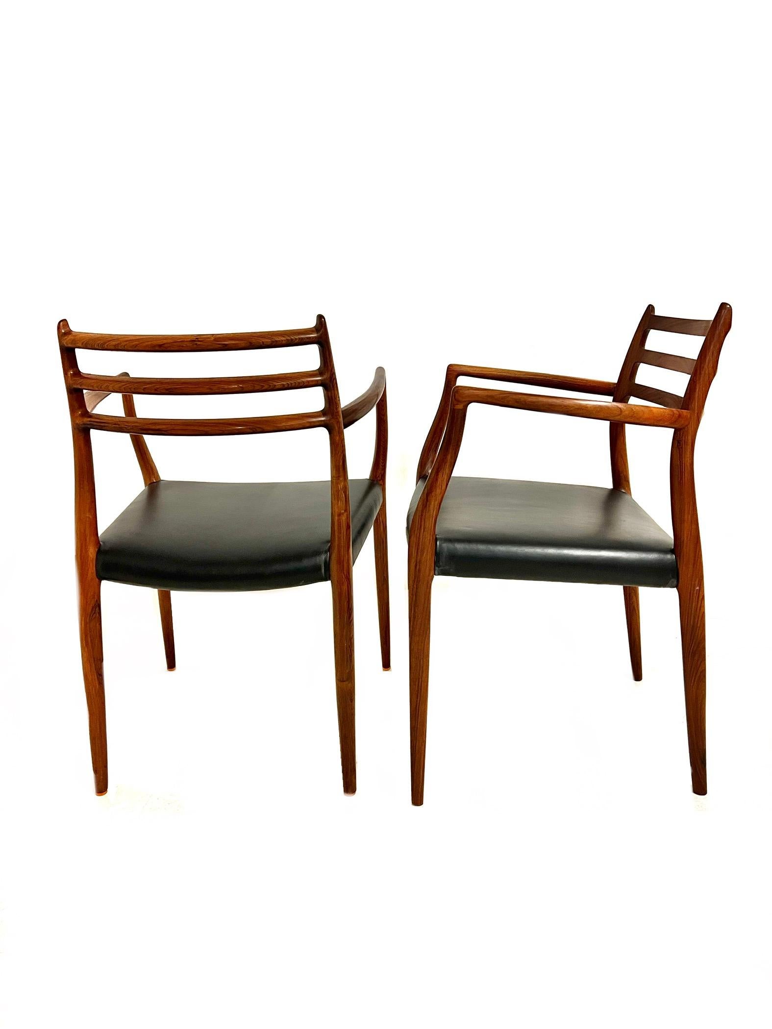 Paar Sessel von N. O. Møller für J. L. Møller, Dänemark 1962 (Moderne der Mitte des Jahrhunderts) im Angebot