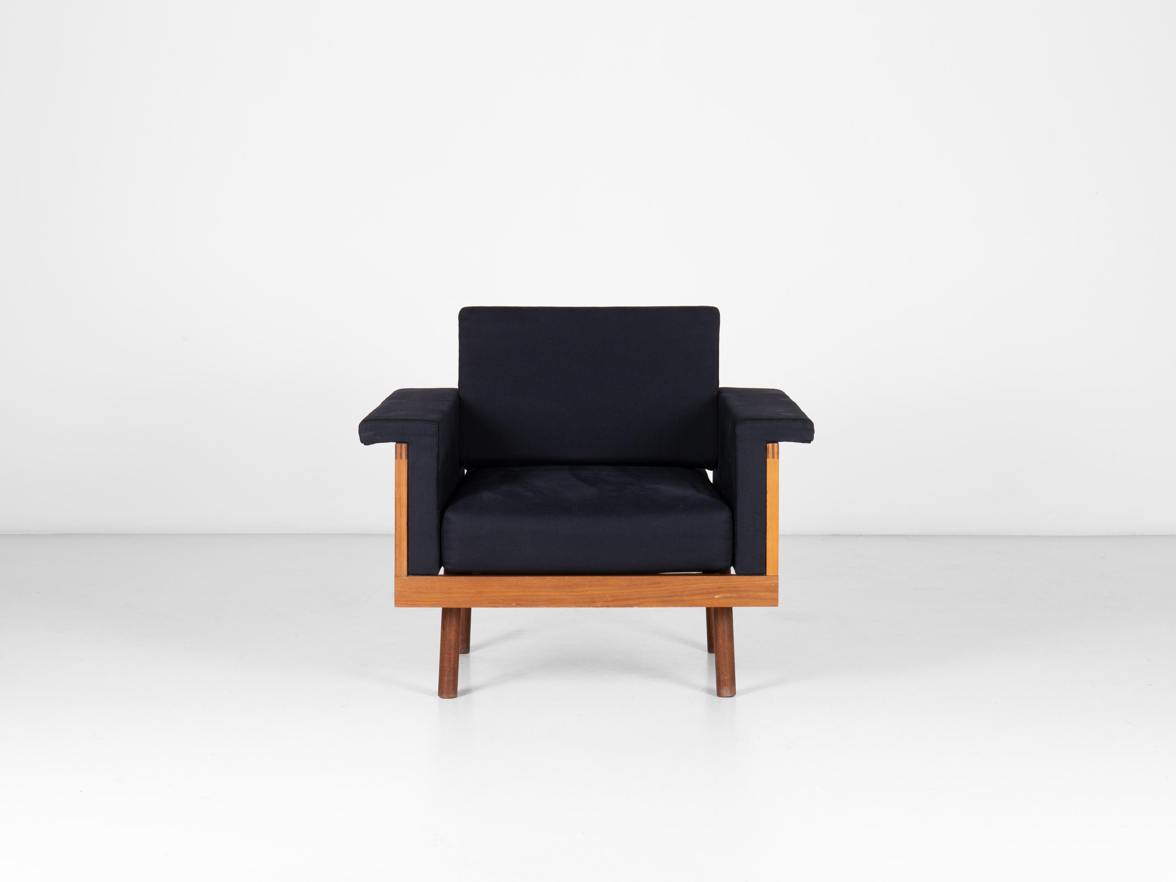 Metà XX secolo Pair of Naeko Armchairs by Kazuhide Takahama, Gavina spa 1958 in vendita