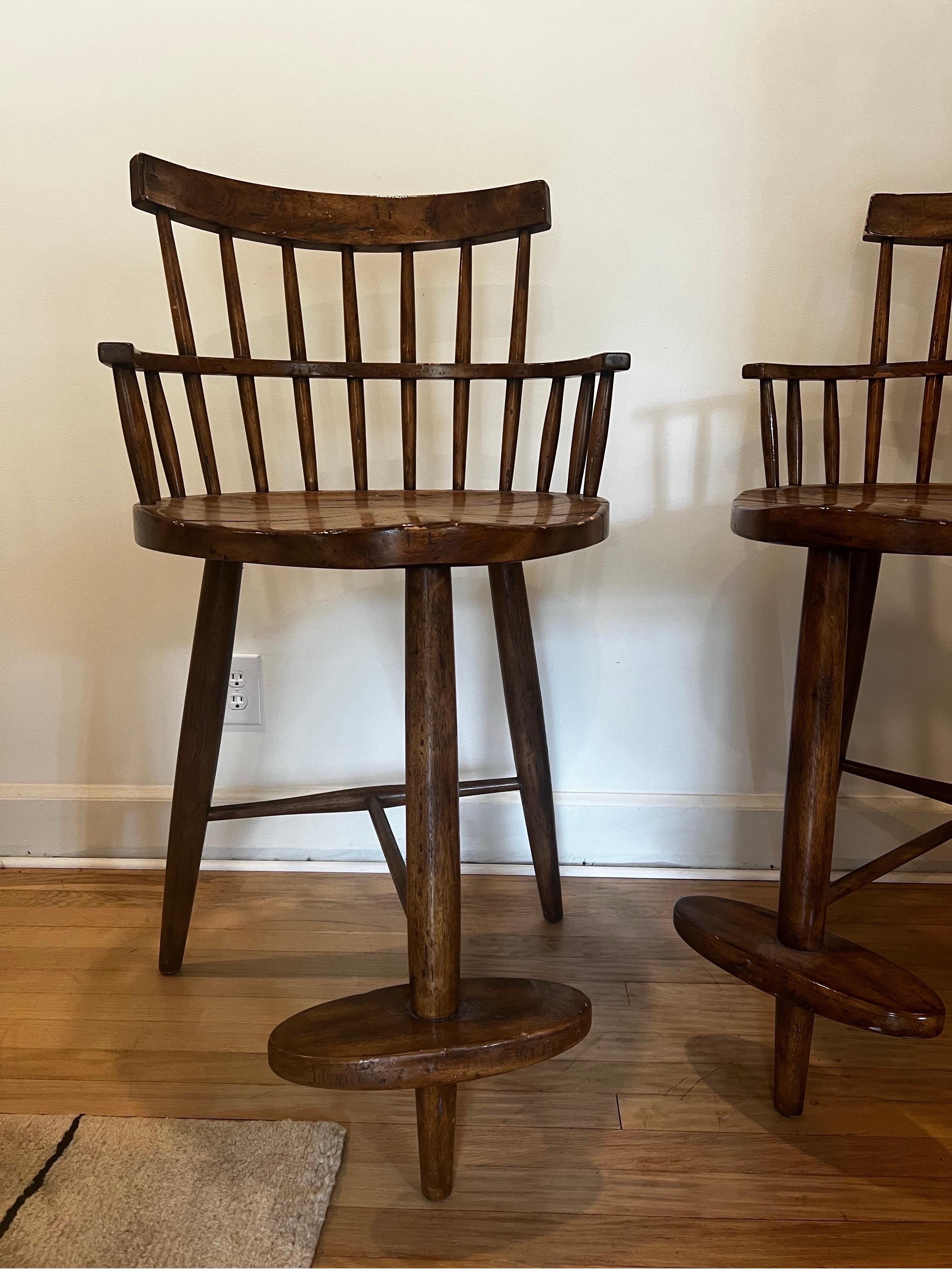 Scandinavo moderno Coppia di sgabelli da banco in stile 