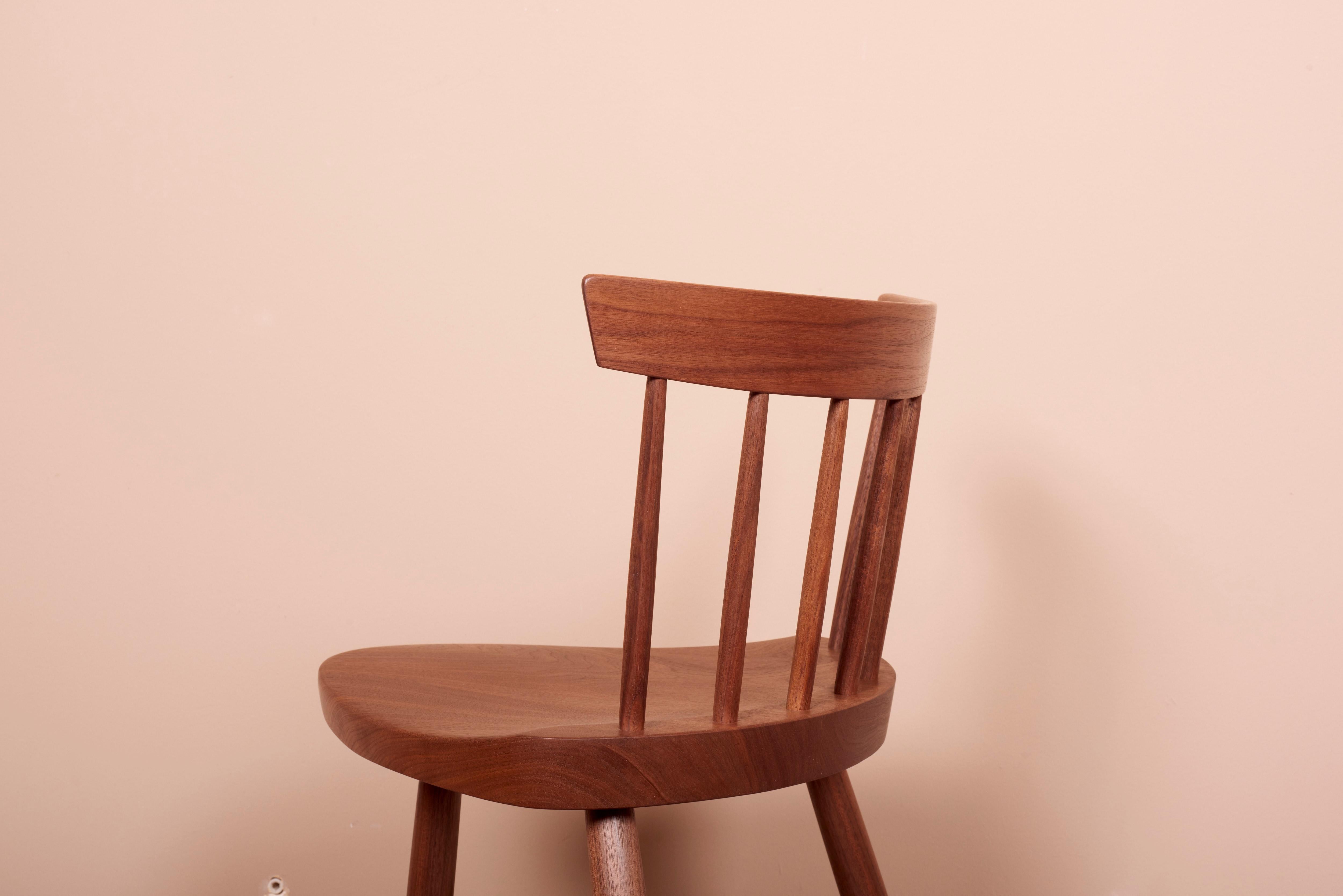 Paar Mira-Stühle von Mira Nakashima, entworfen nach einem Entwurf von George Nakashima im Angebot 4