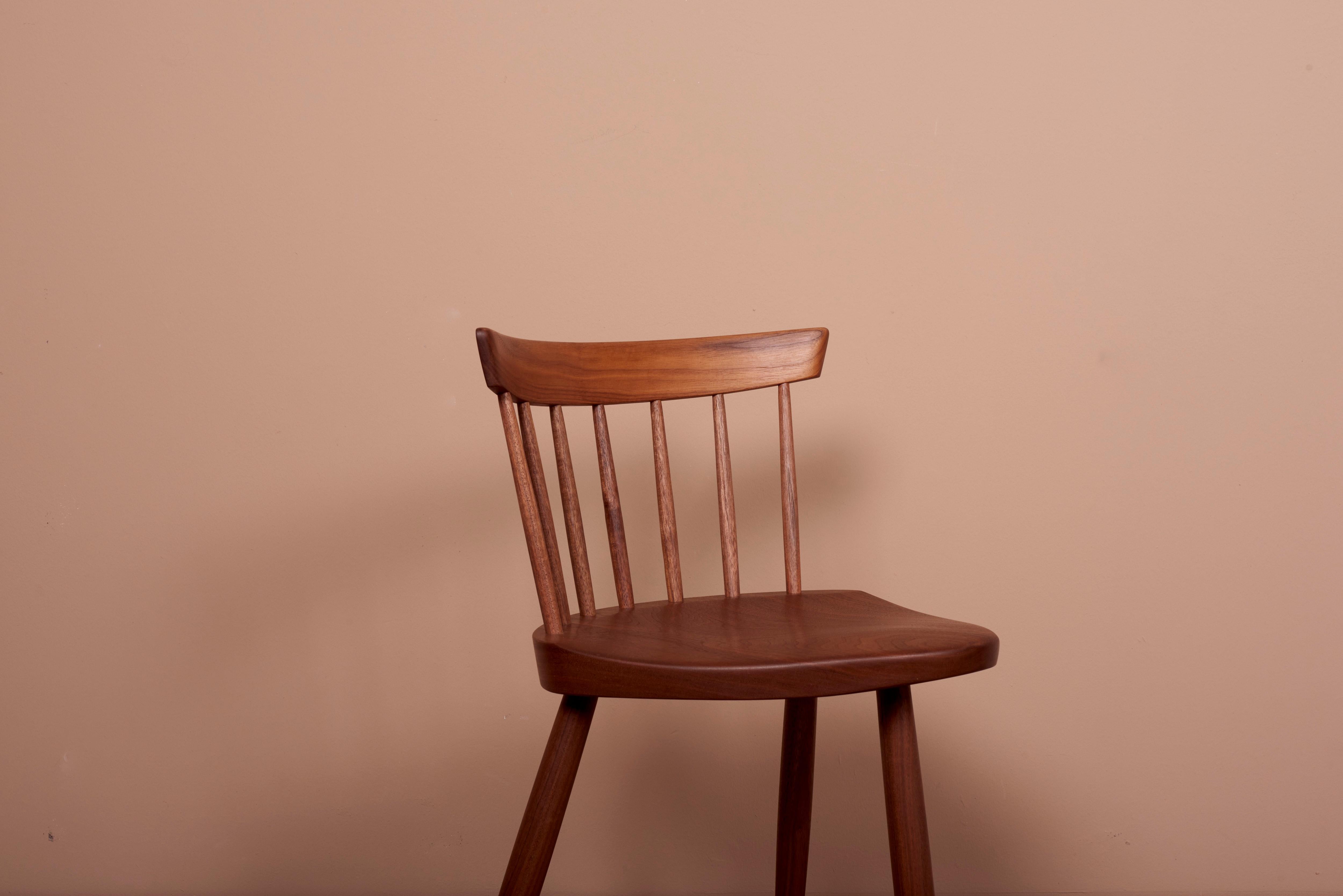 Bois Paire de chaises Mira de Mira Nakashima basées sur un design de George Nakashima en vente