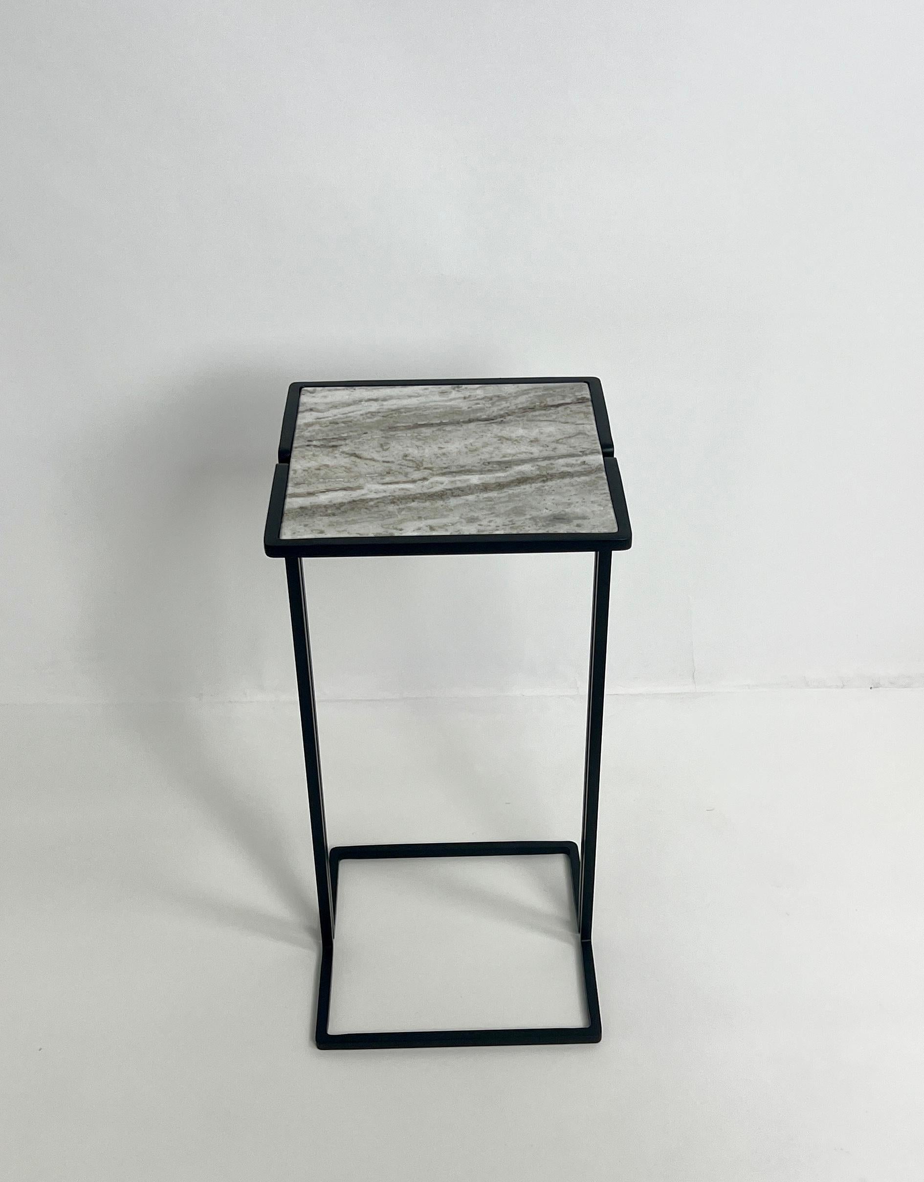 Américain Paire de tables d'appoint nantaises, par Bourgeois Boheme Atelier  Fantasy Brown en vente
