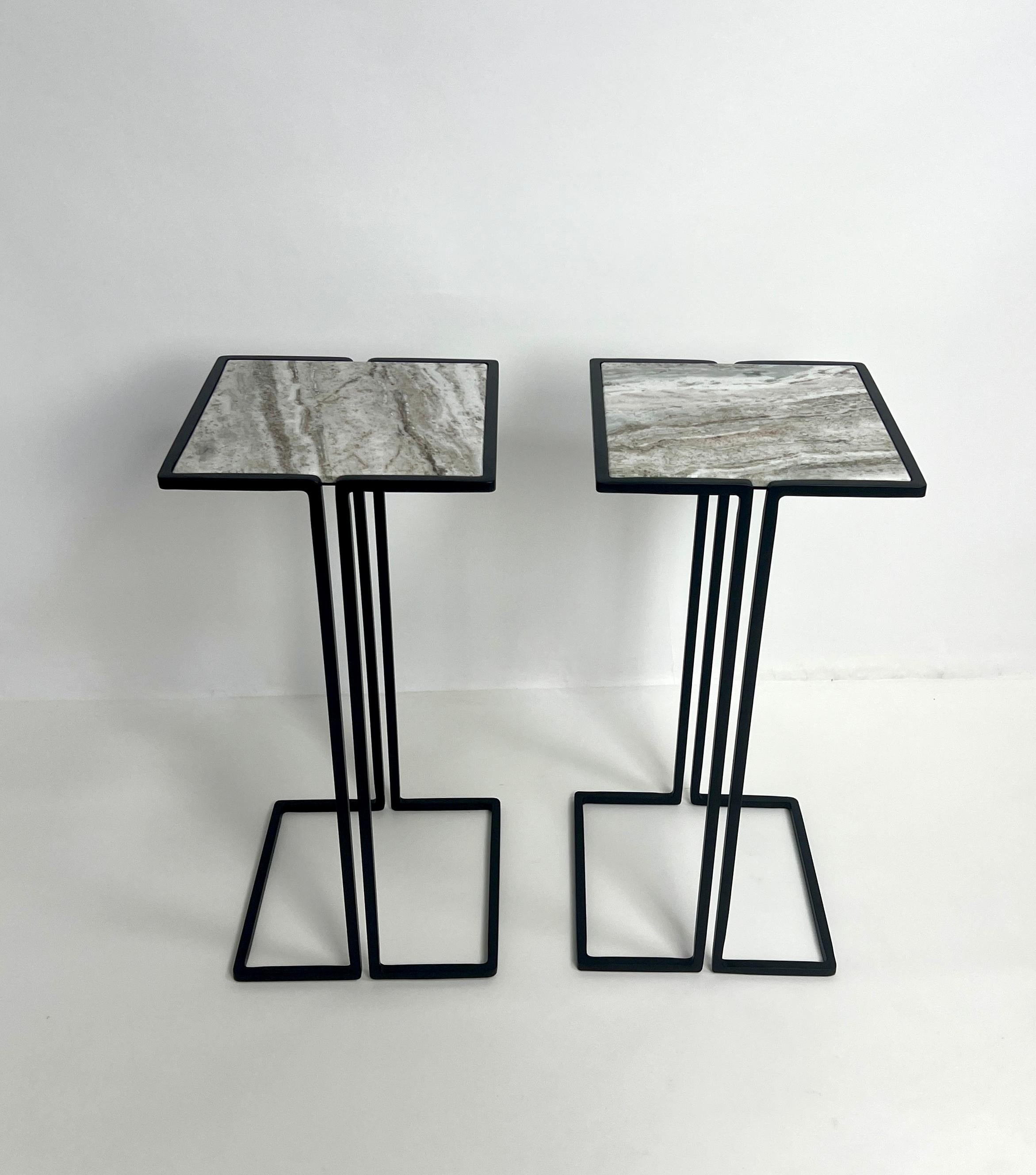 XXIe siècle et contemporain Paire de tables d'appoint nantaises, par Bourgeois Boheme Atelier  Fantasy Brown en vente