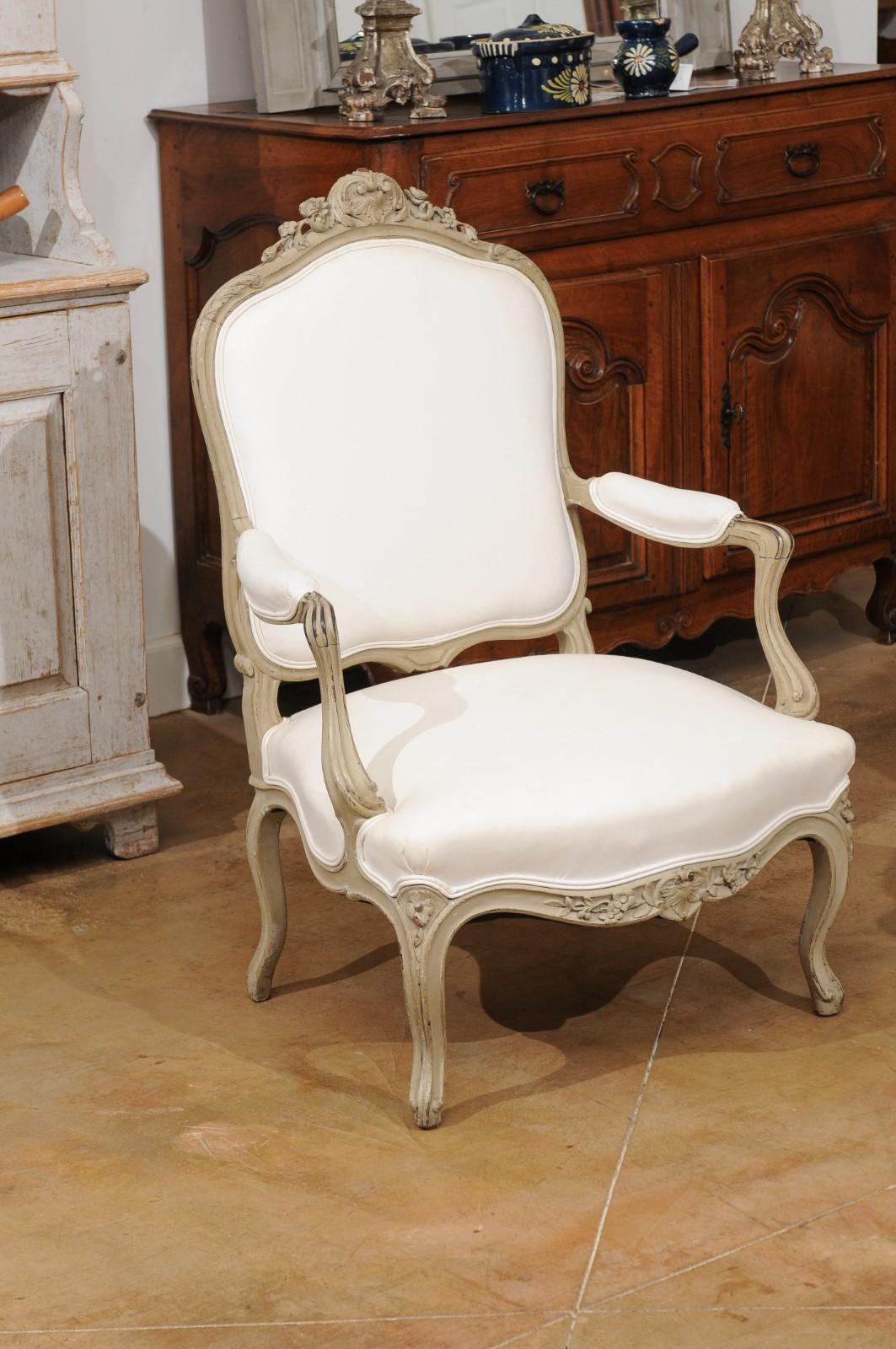 Napoleon III Pair of Napoléon III 1850s Painted and Upholstered Armchairs with Carved Flowers For Sale