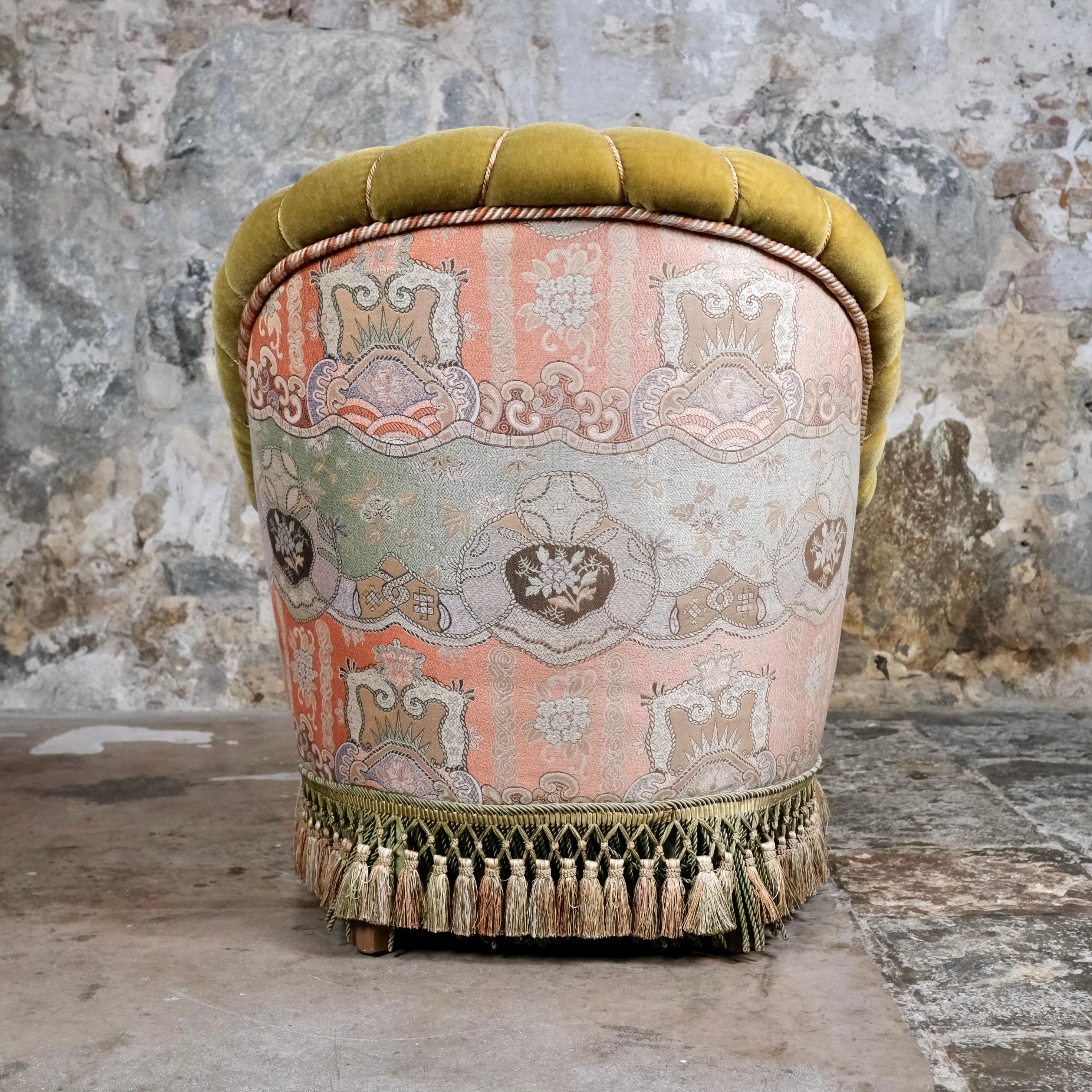 Coppia di poltrone Napoleone III nello stile di Madeleine Castaing, Francia, XIXe in vendita 12