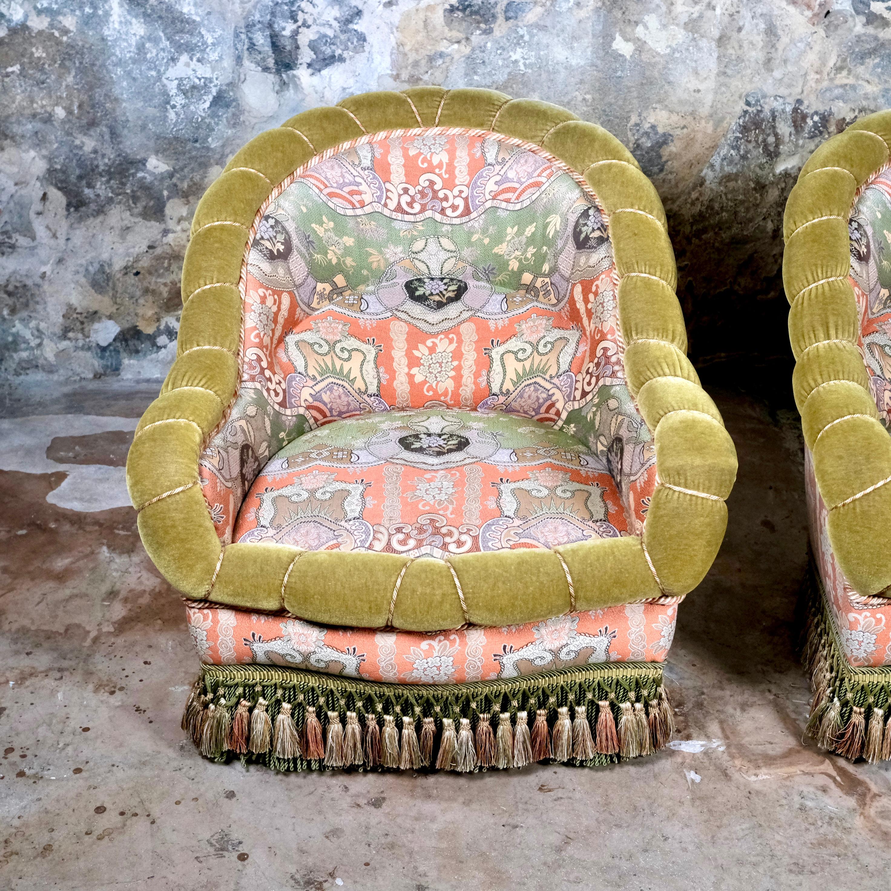 Coppia di poltrone Napoleone III nello stile di Madeleine Castaing, Francia, XIXe in vendita 1