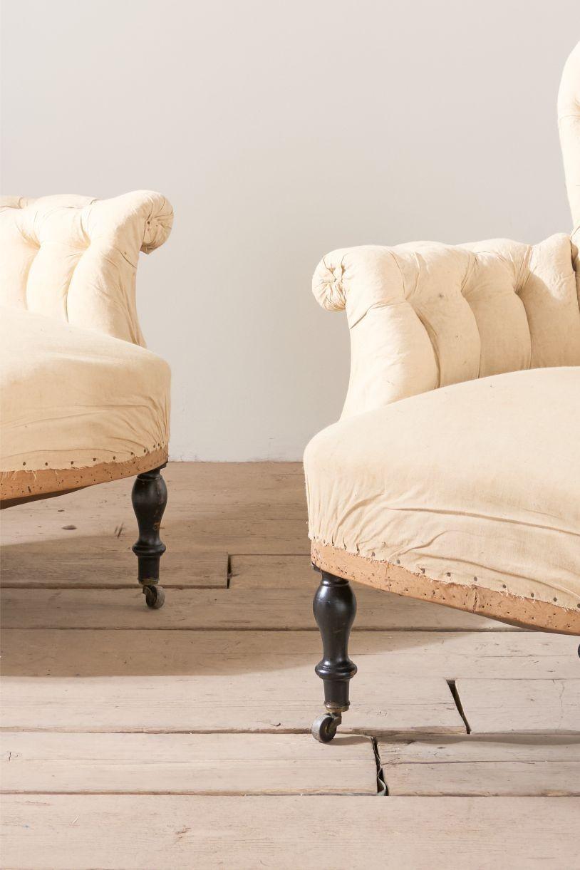 These are a very high quality pair of French spoon back armchairs with deep buttoned details. Elegant design and standing on tall turned legs.

Measurements Height 91cm Width 79cm Depth 77cm Depth of seat 50cm Height of seat 44cm

(On our website)