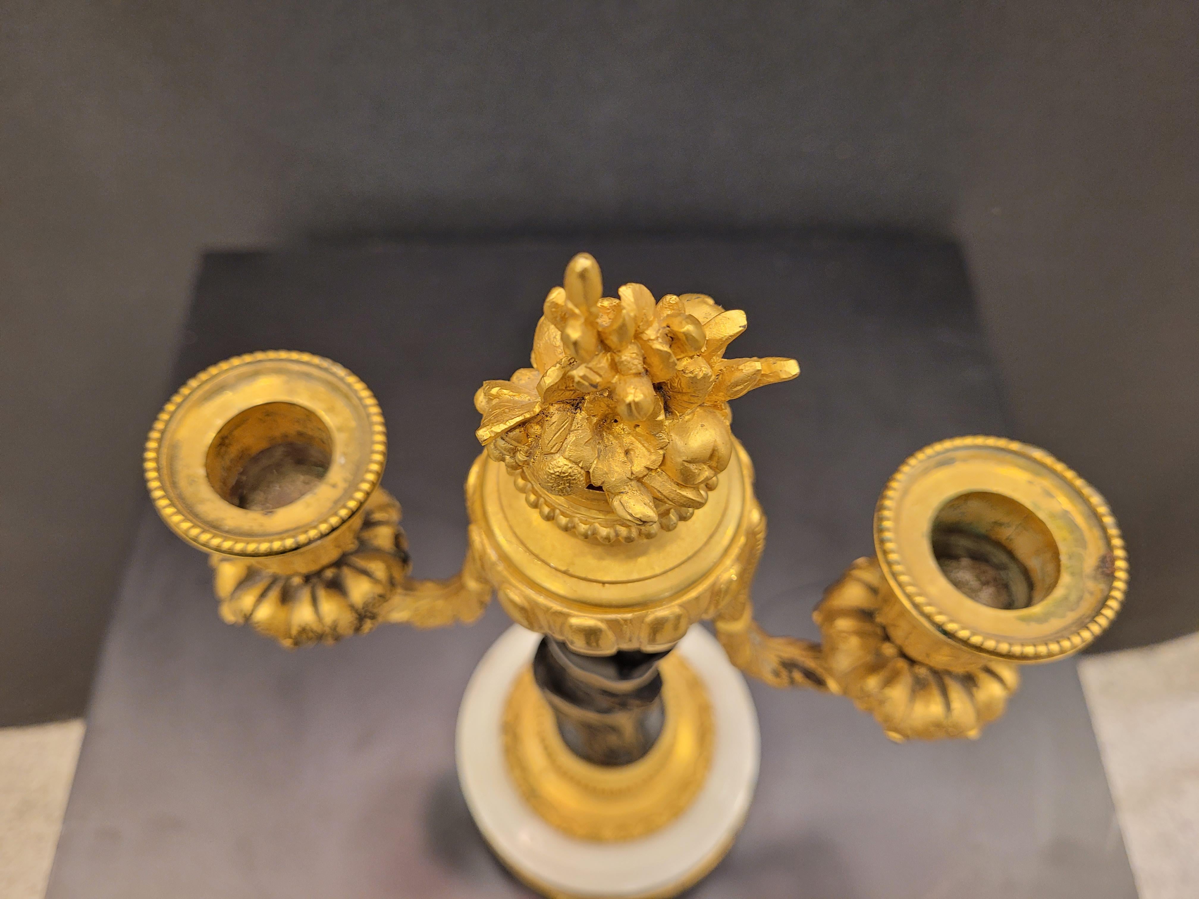 Pair of Napoleon III Candelsticks in Ormolu Putti, Bronze, Ormolu Marble France in vendita 3