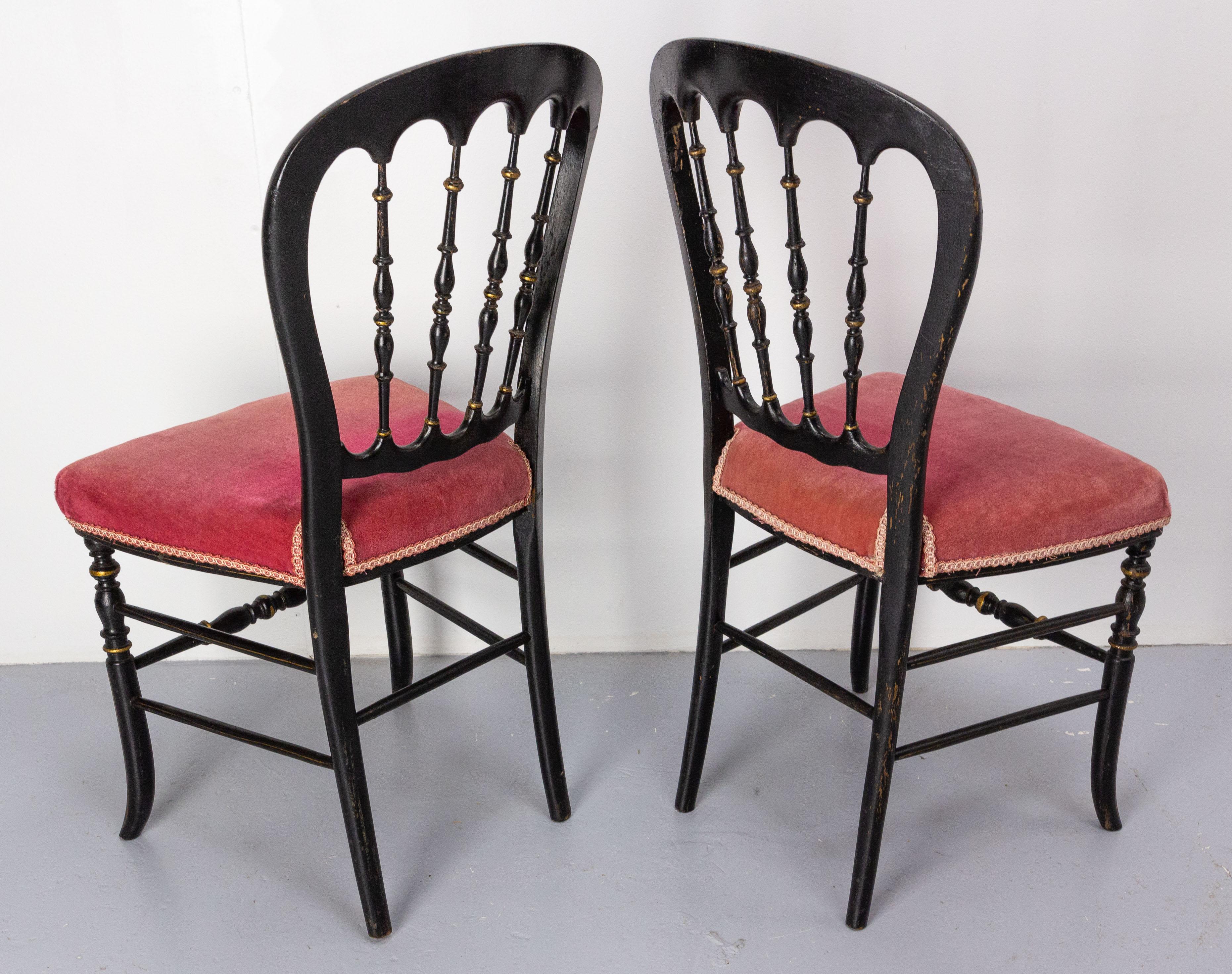 Fin du XIXe siècle Paire de chaises Napoléon III Tissu et Wood Wood peint, Français, fin du 19ème siècle en vente