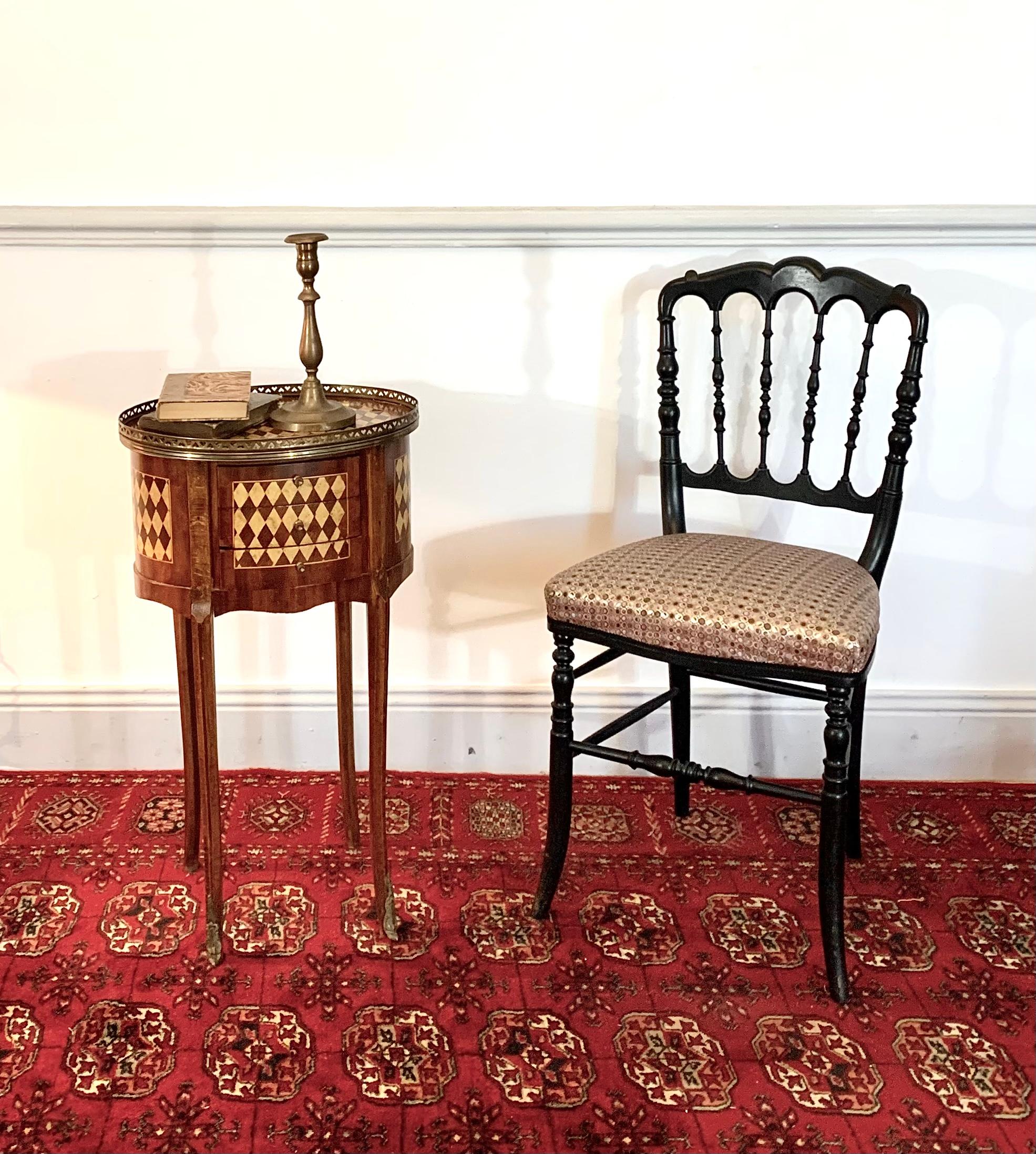 Paar Napoleon III.-Stühle aus geschwärztem Holz (19. Jahrhundert) im Angebot