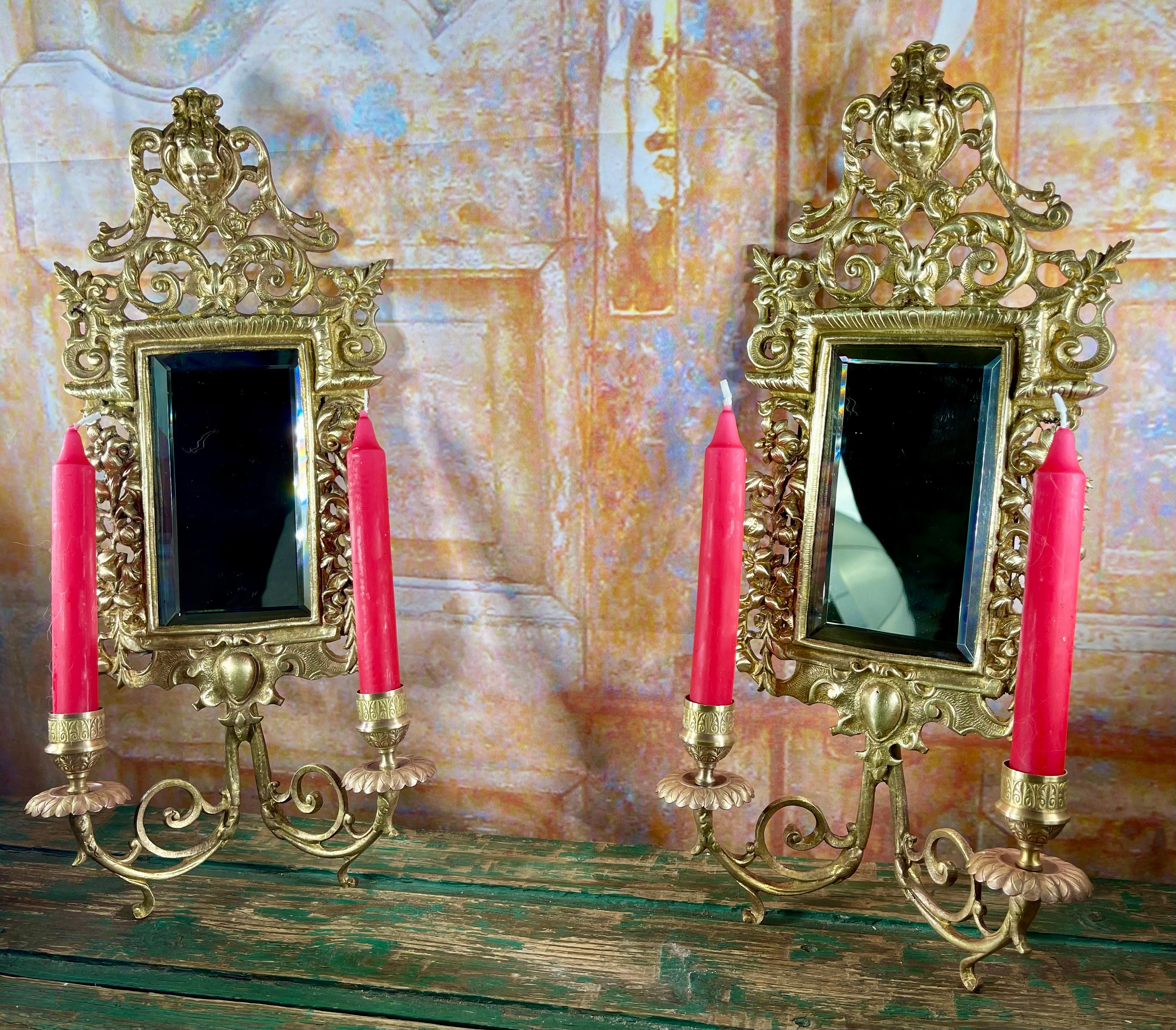 Coppia di scensori da parete doppi Napoleone III con specchi smussati in bronzo dorato in vendita 11