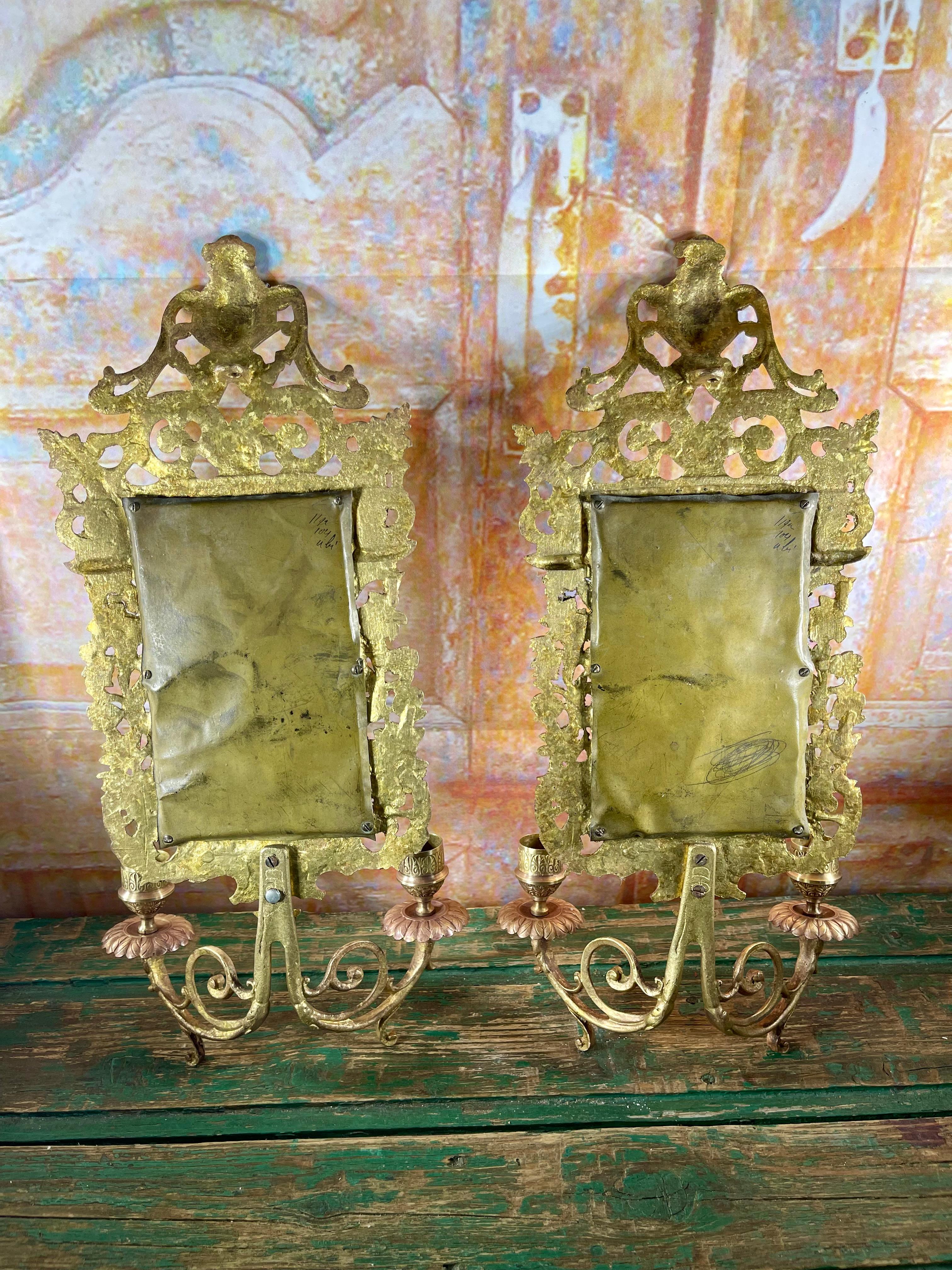 Coppia di scensori da parete doppi Napoleone III con specchi smussati in bronzo dorato in vendita 12