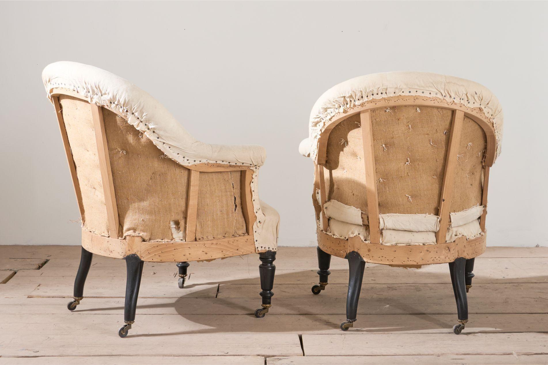 Faggio Coppia di eleganti sedie da vasca con bottoni di Napoleone III in vendita