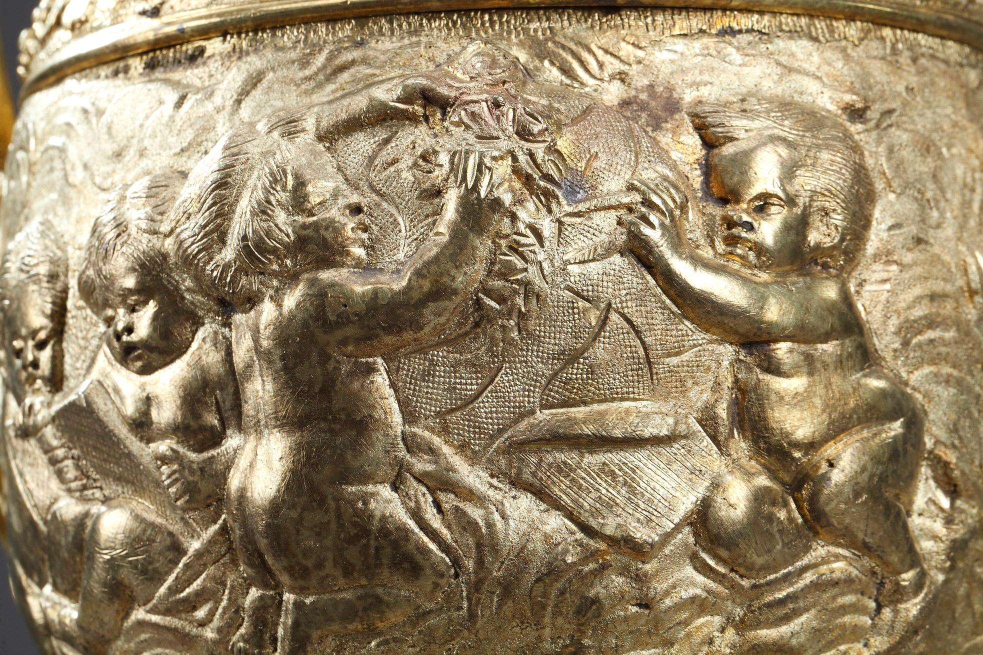 Paar Eimer aus vergoldeter Bronze von Napoleon III. im Angebot 13