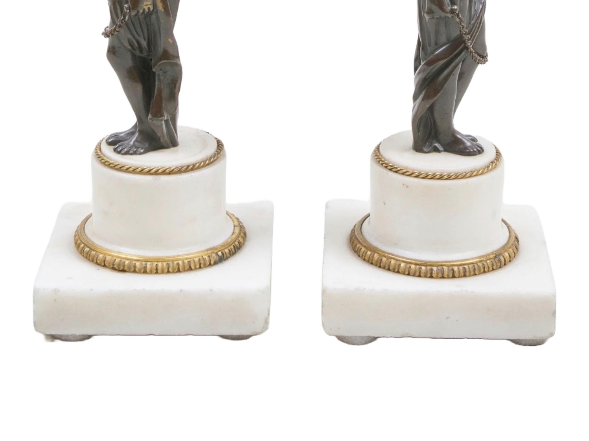 Coppia di candelabri cariatidi in marmo e bronzo patinato di Napoleone III in vendita 1