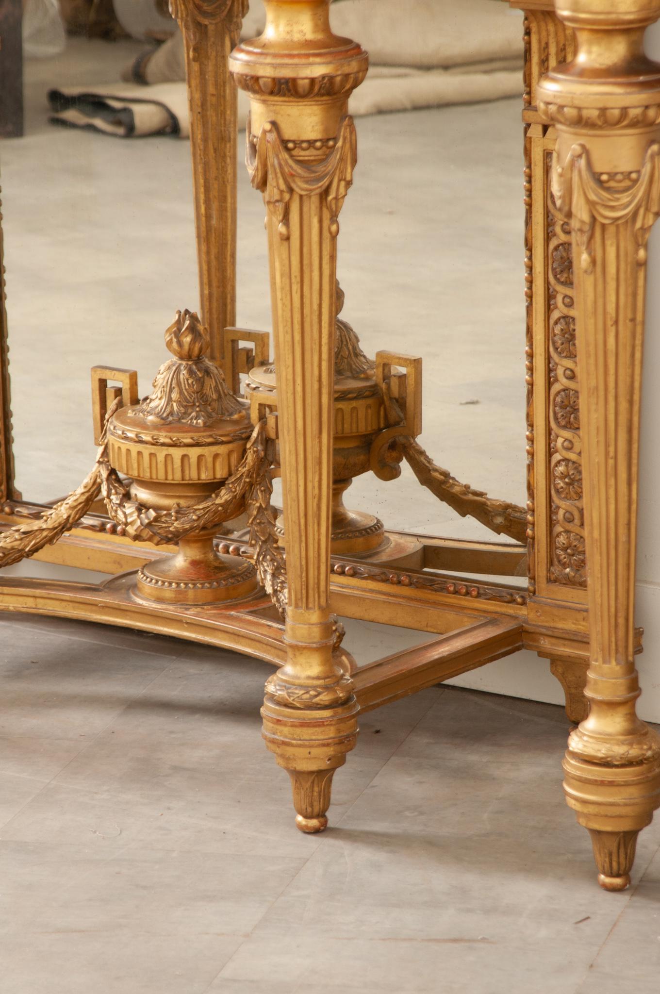 Paire de consoles et miroirs en bois doré Napoléon III 12