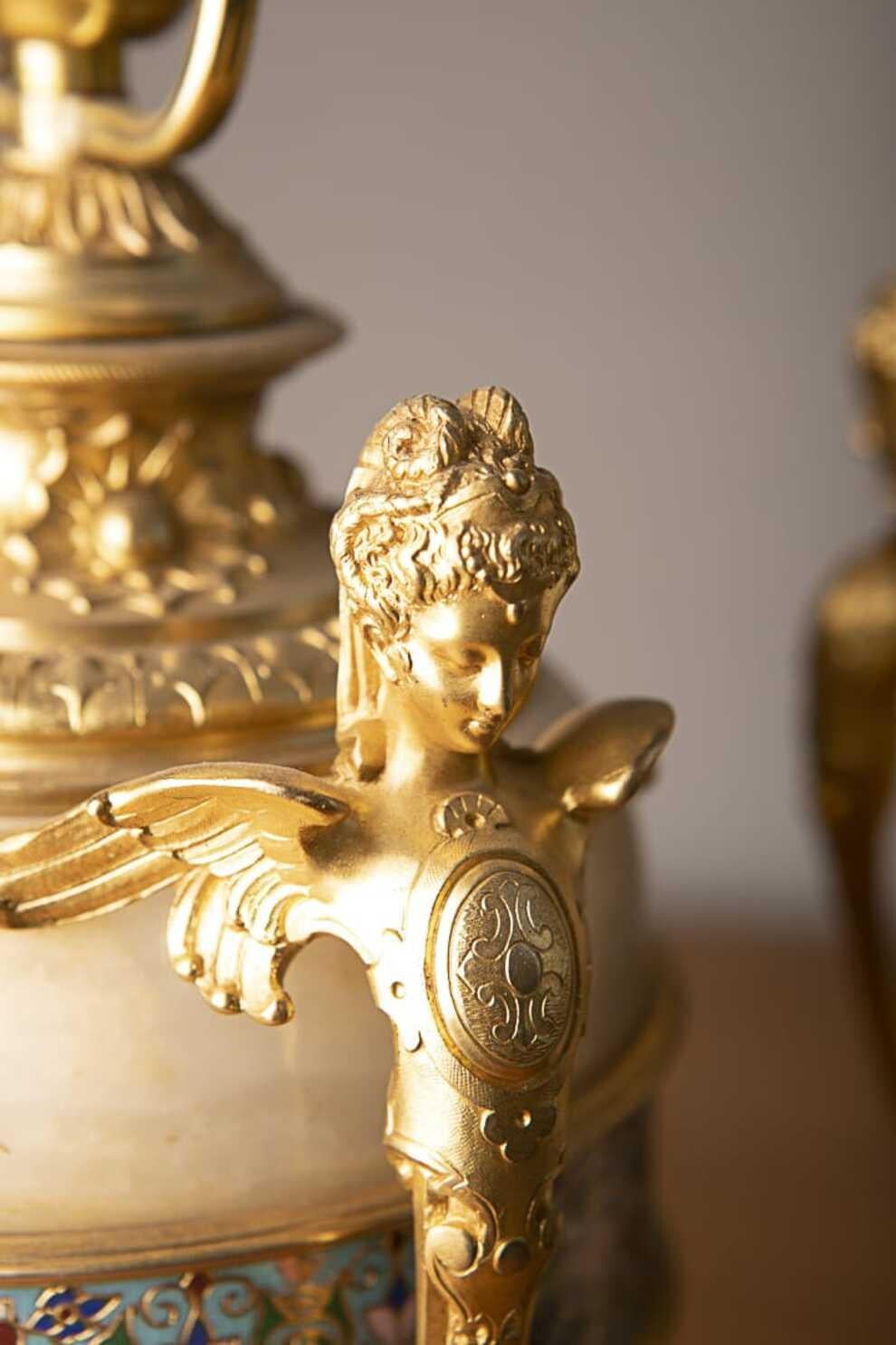 Paire de lampes Napoléon III en marbre et émail Bon état - En vente à Buenos Aires, Argentina