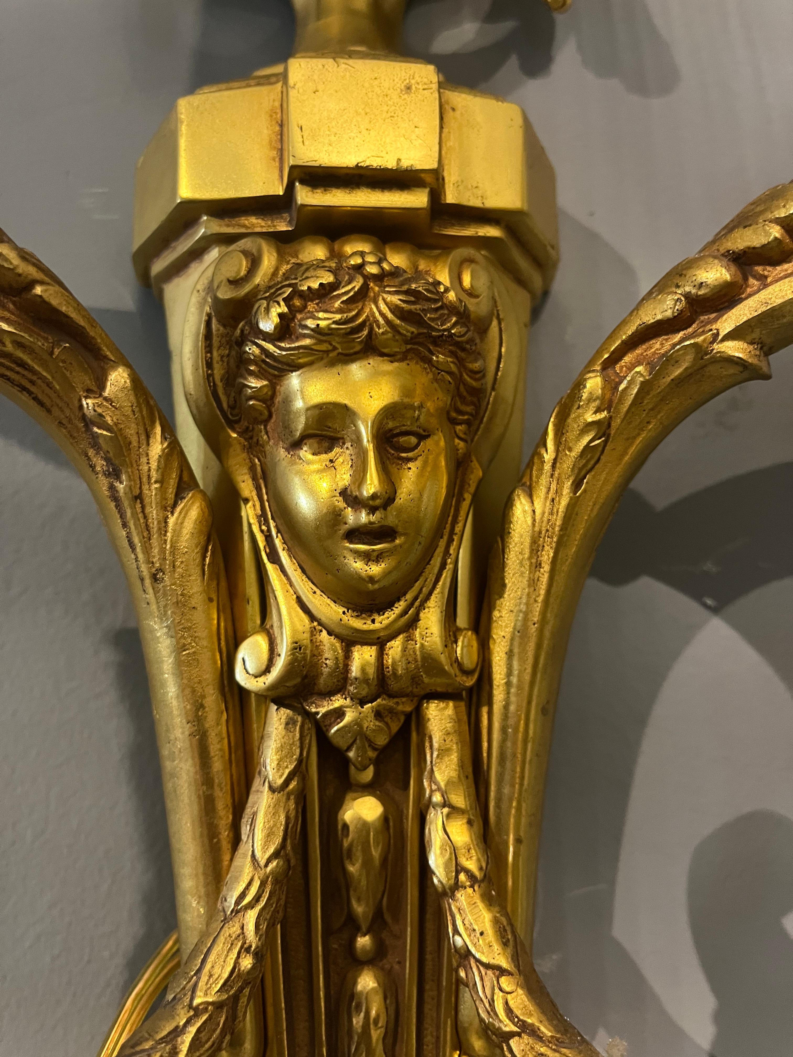 Pair of Napoleon III sconces in chiseled gilded bronze, 19th century in vendita 4