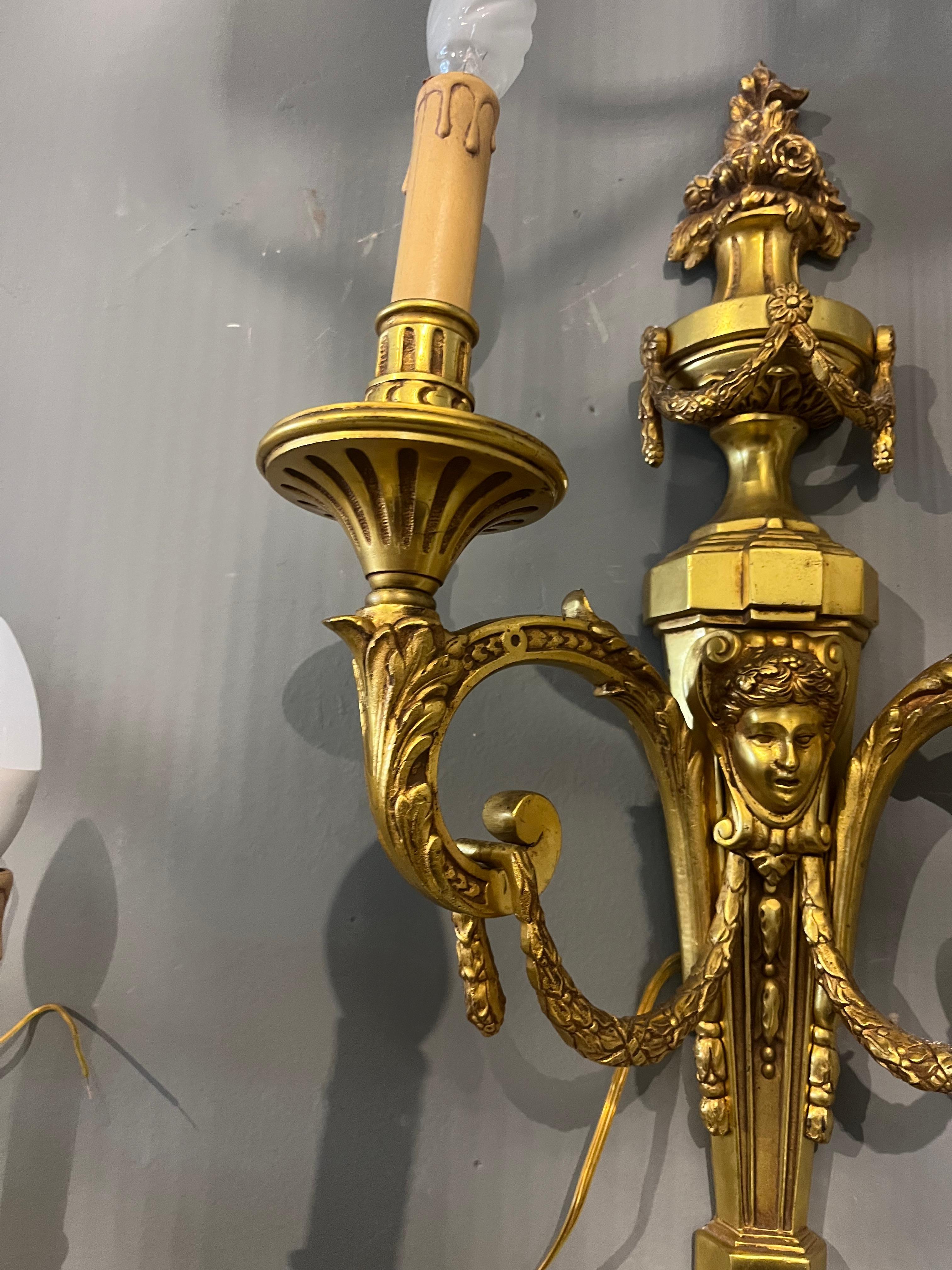 Pair of Napoleon III sconces in chiseled gilded bronze, 19th century in vendita 6