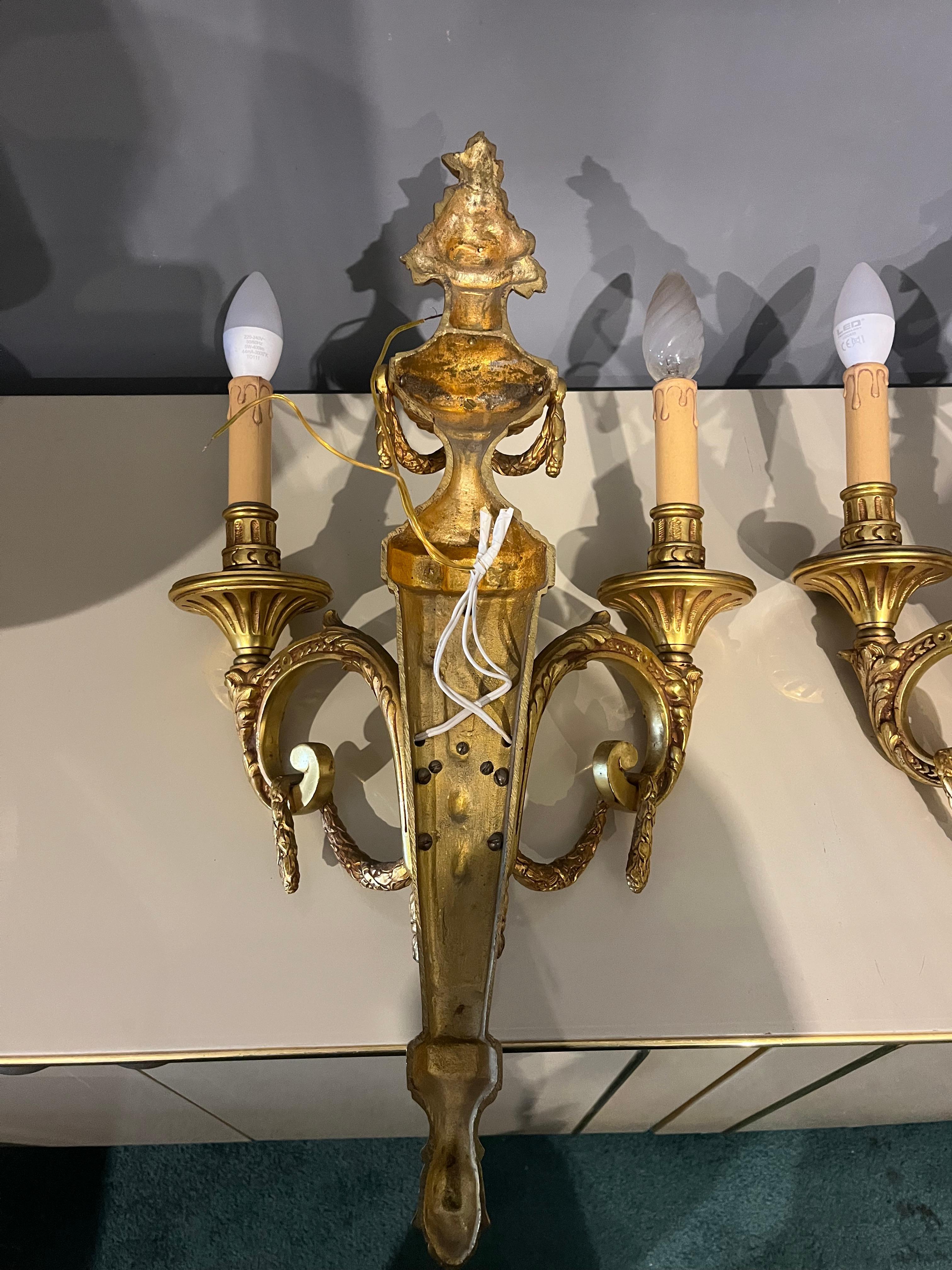 Pair of Napoleon III sconces in chiseled gilded bronze, 19th century in vendita 8