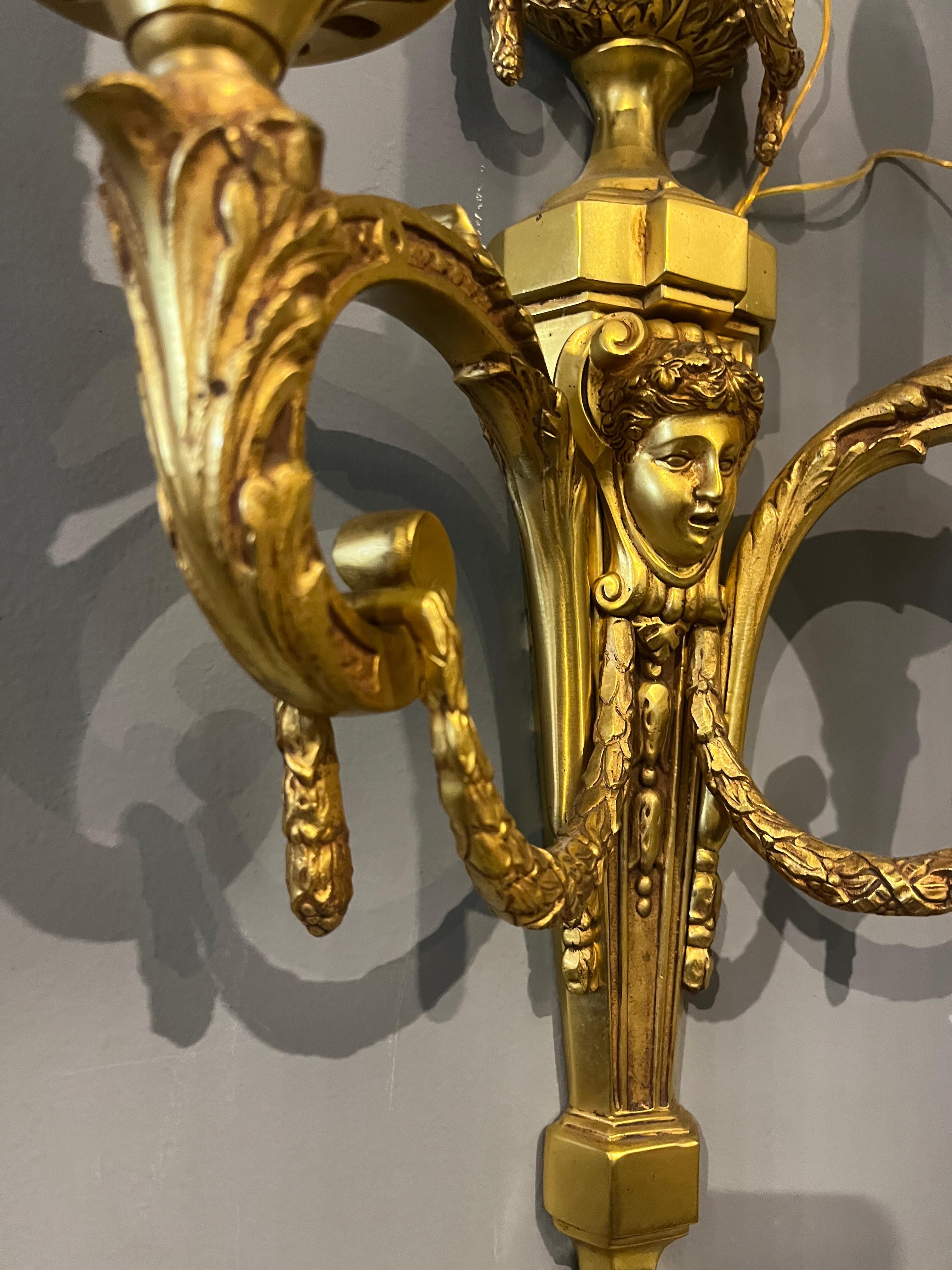 Pair of Napoleon III sconces in chiseled gilded bronze, 19th century in vendita 1