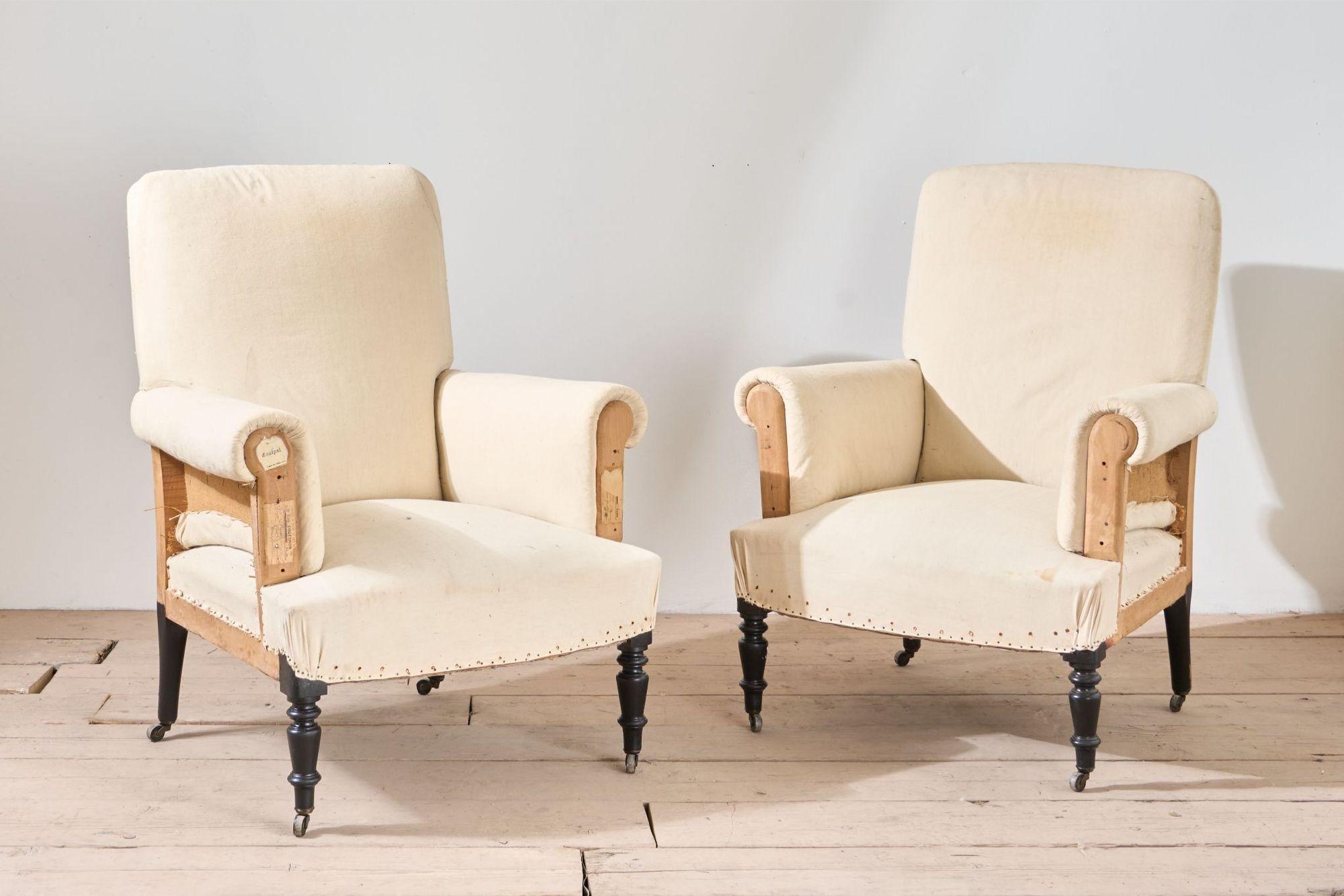 Paire de fauteuils à dossier carré Napoléon III sur pieds hauts Excellent état - En vente à Malton, GB
