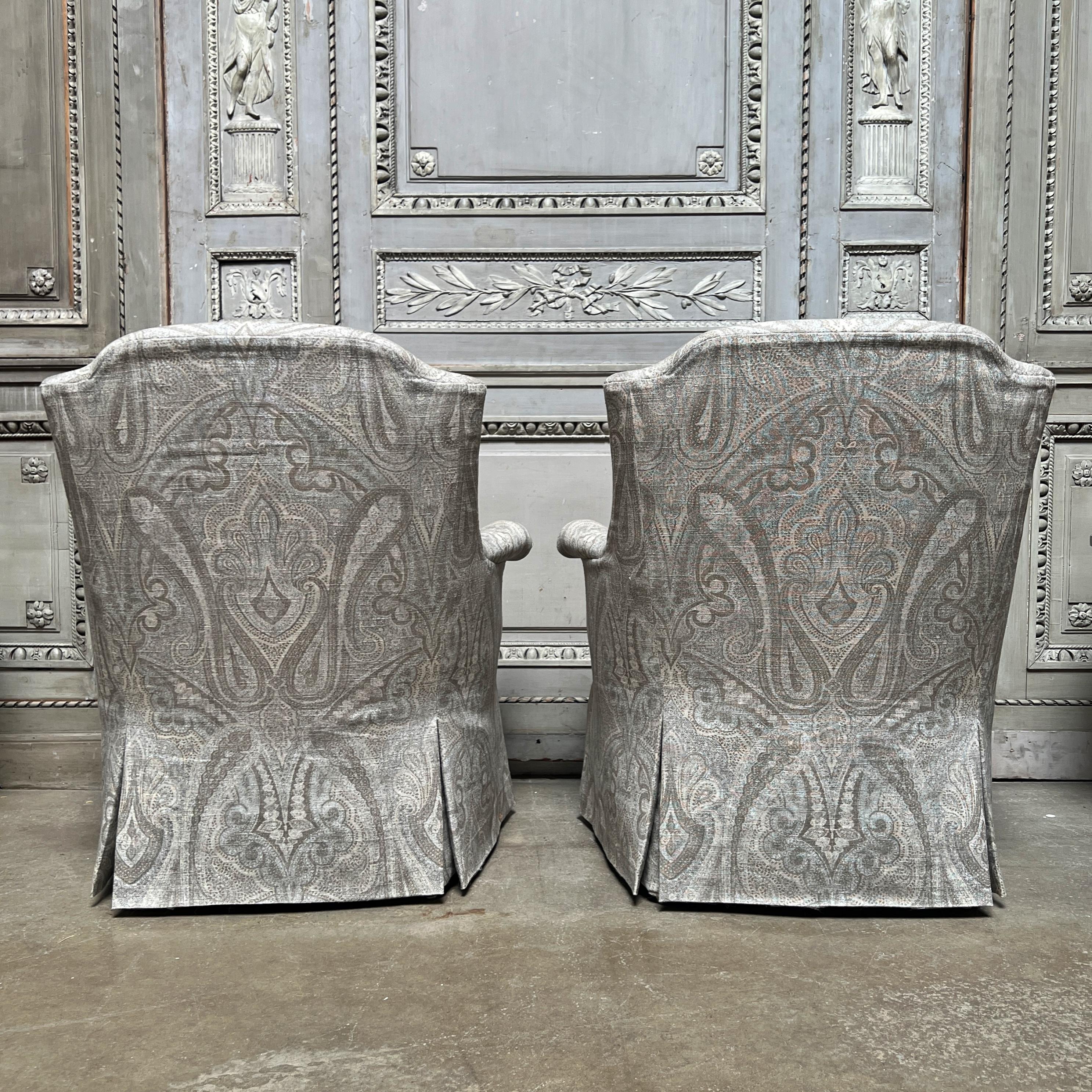 Contemporary Pair of Napoleon III Style Upholstered Lounge Chairs in Gray Paisley Fabric For Sale
