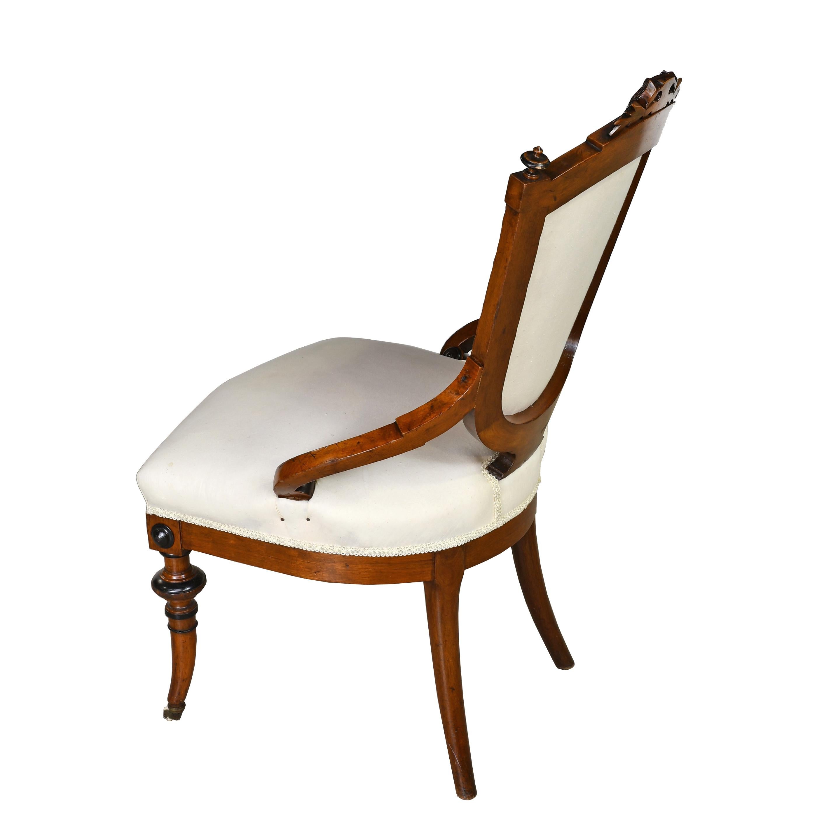 Broussin Paire de fauteuils Napoléon III en noyer ébonisé et ronce, vers 1870 en vente
