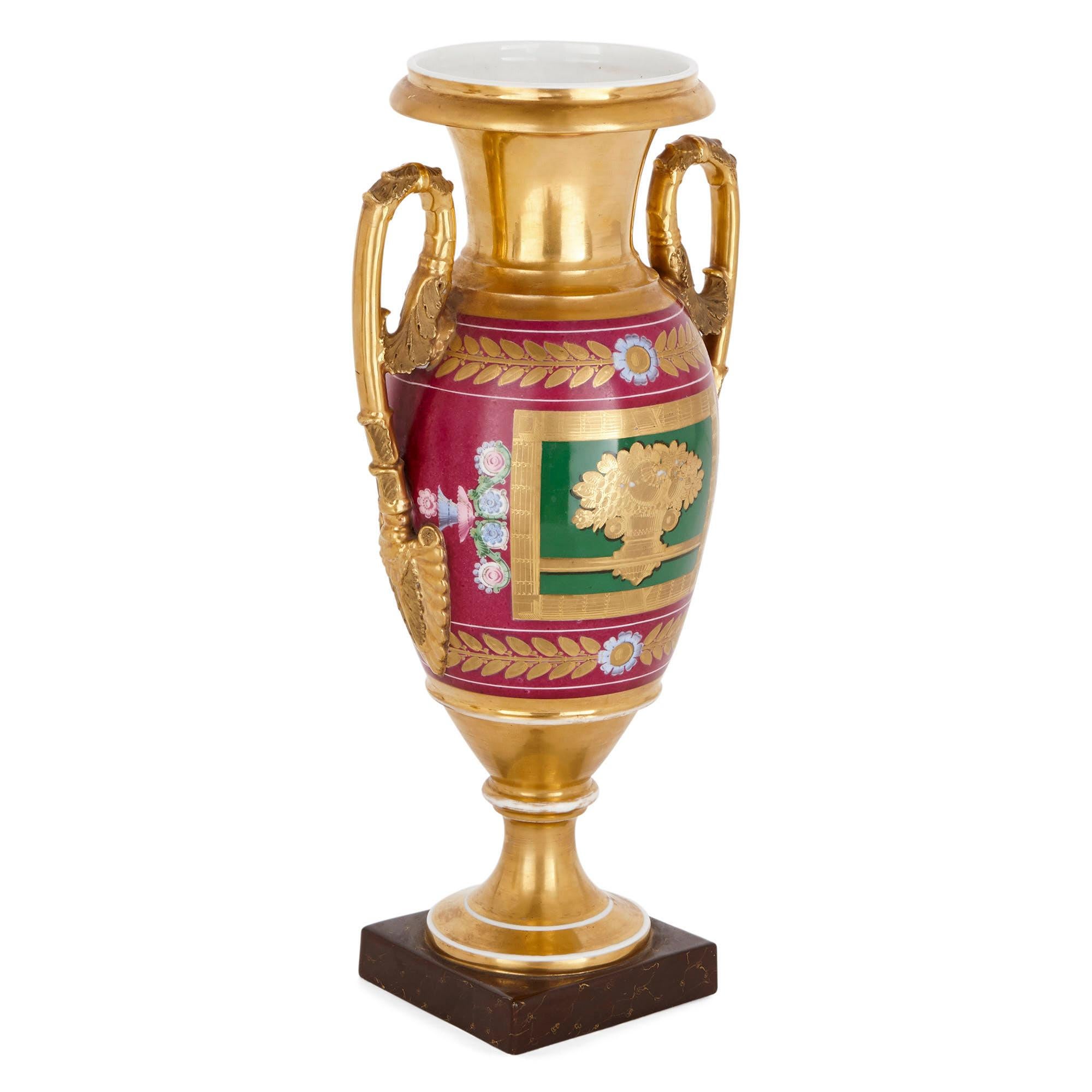 Empire Paire de vases en porcelaine d'époque napoléonienne en vente
