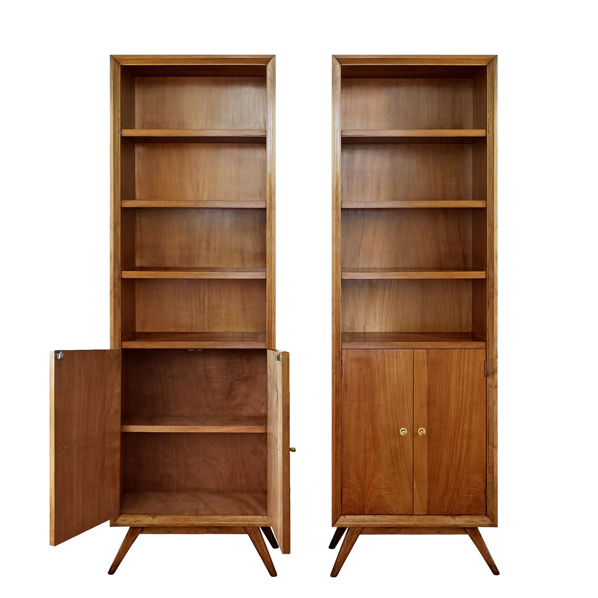 Mid-Century moderno Coppia di librerie strette - Barcellona 1950 in vendita