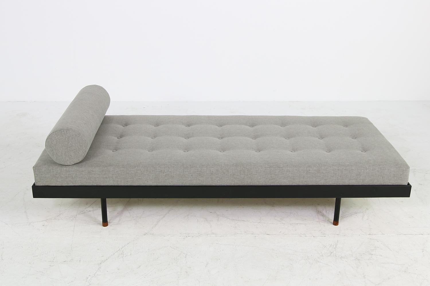 Beautiful Nathan Lindberg Siberian Larch wood (larix sibirica) daybed, black matte finish, all done in solid wood, metal base, Minimalist design, high density foam mattress, covered with high quality grey linen fabric, tufted - matching high quality
