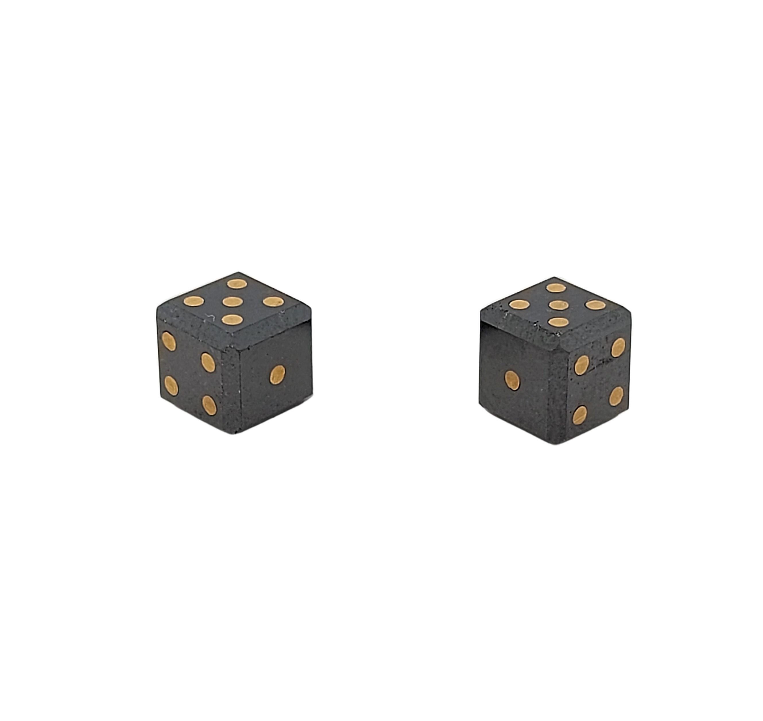dice with 7 dots