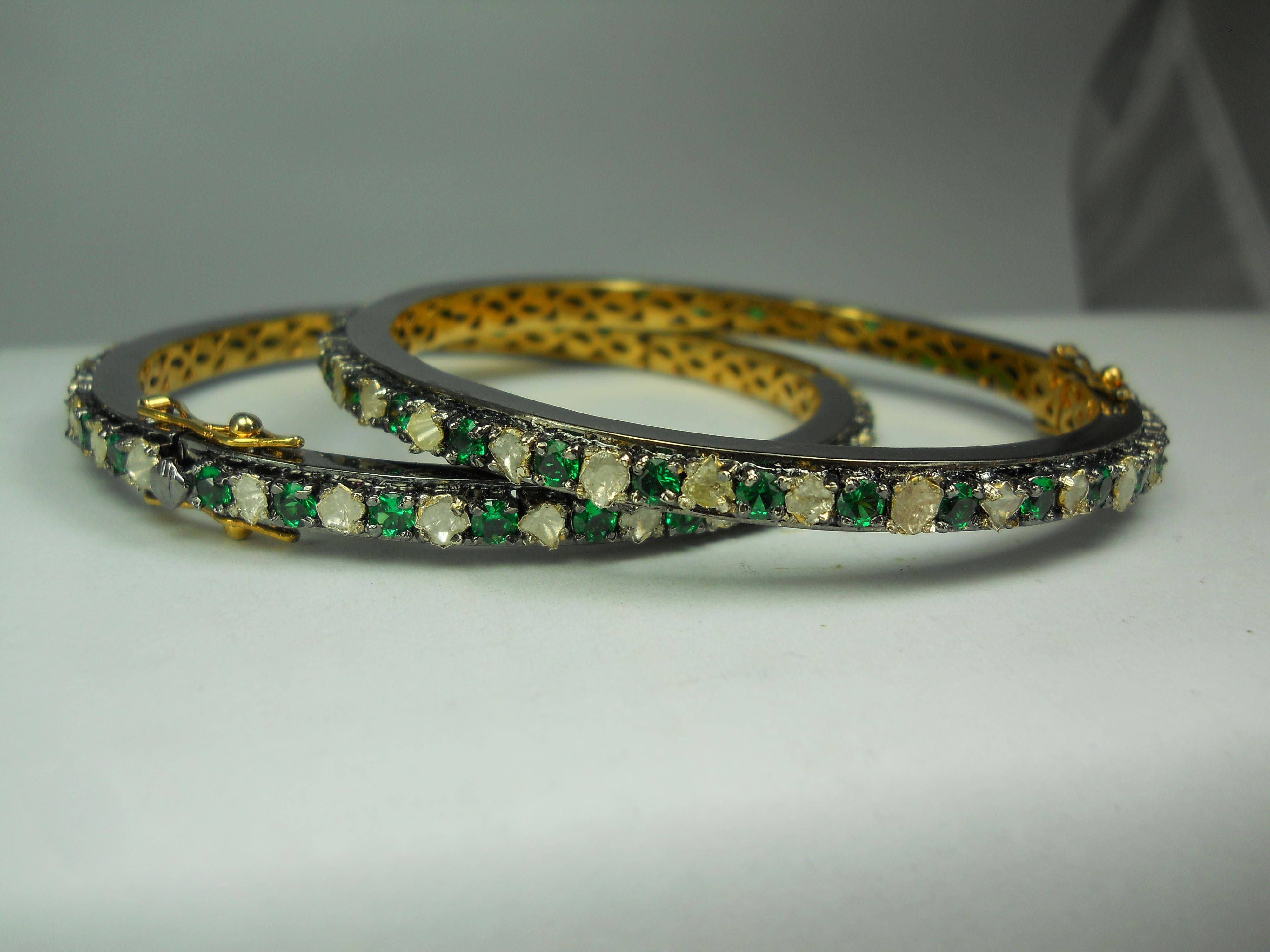 Pair of natural Diamond emerald sterling silver hinge bracelet Yellow Gold plate In New Condition For Sale In Delhi, DL