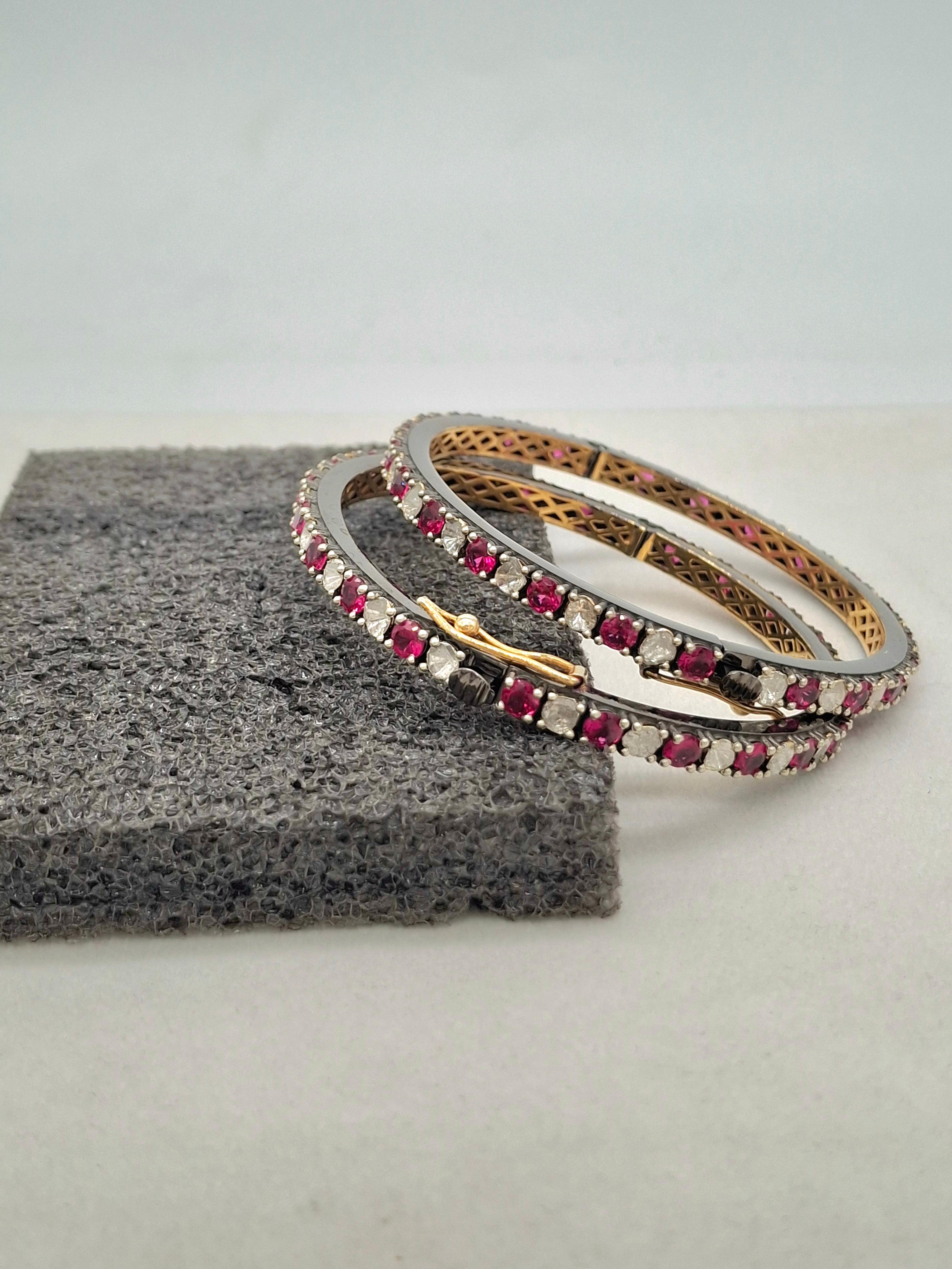 Art nouveau Paire de Bracelet à charnière en argent Sterling Ruby Diamant naturel Plaque d'or jaune en vente