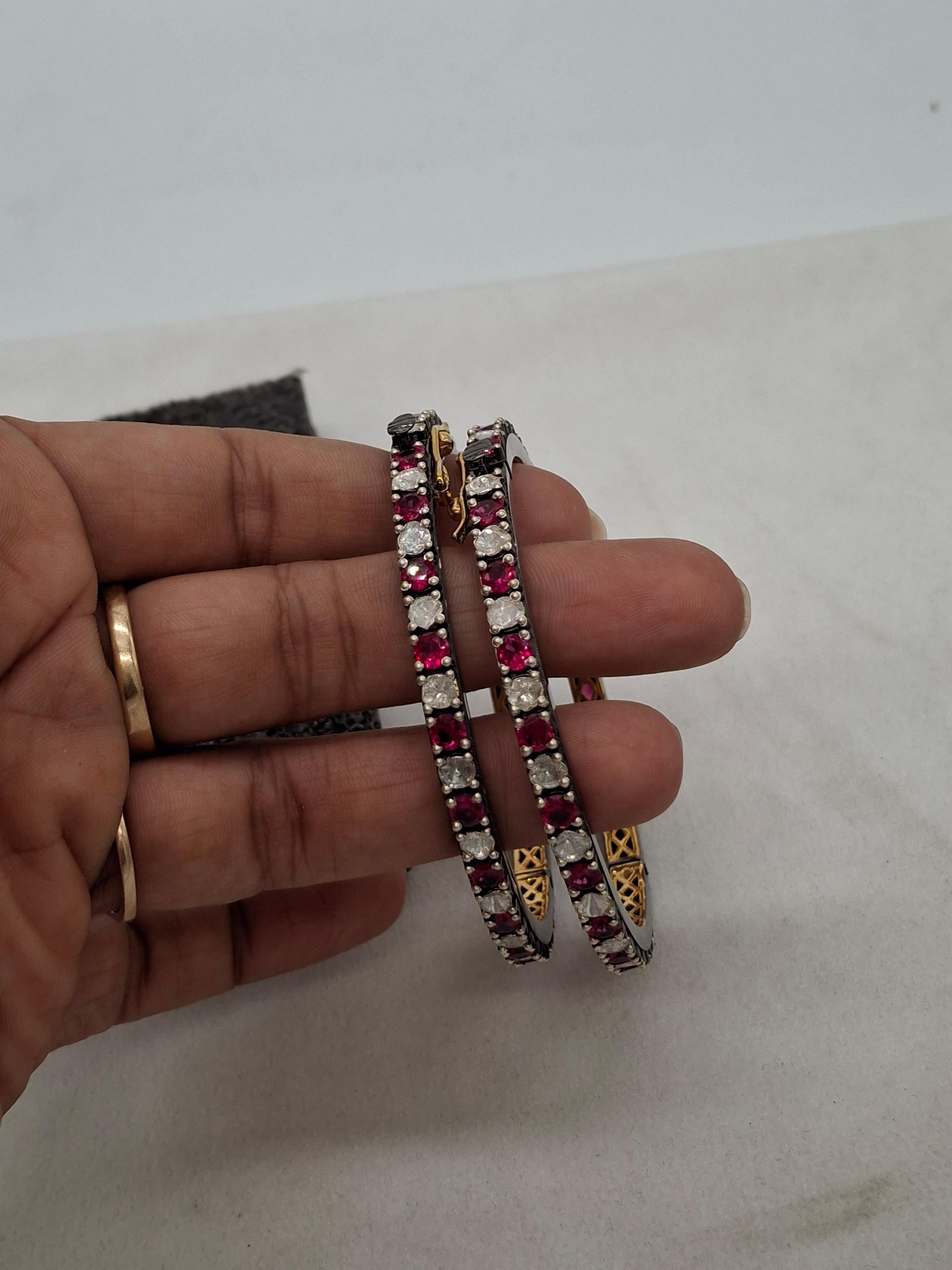 Paire de Bracelet à charnière en argent Sterling Ruby Diamant naturel Plaque d'or jaune Neuf - En vente à Delhi, DL