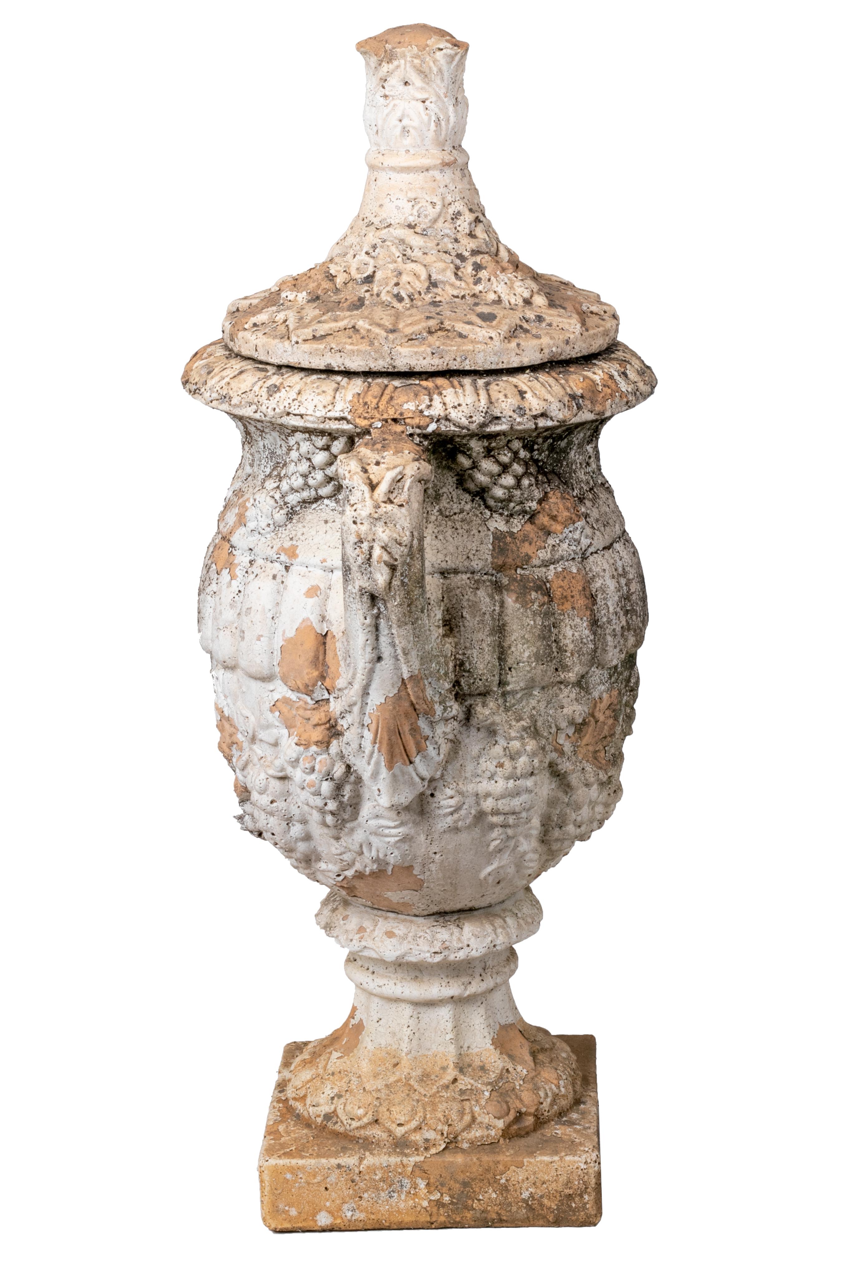 urns with lids