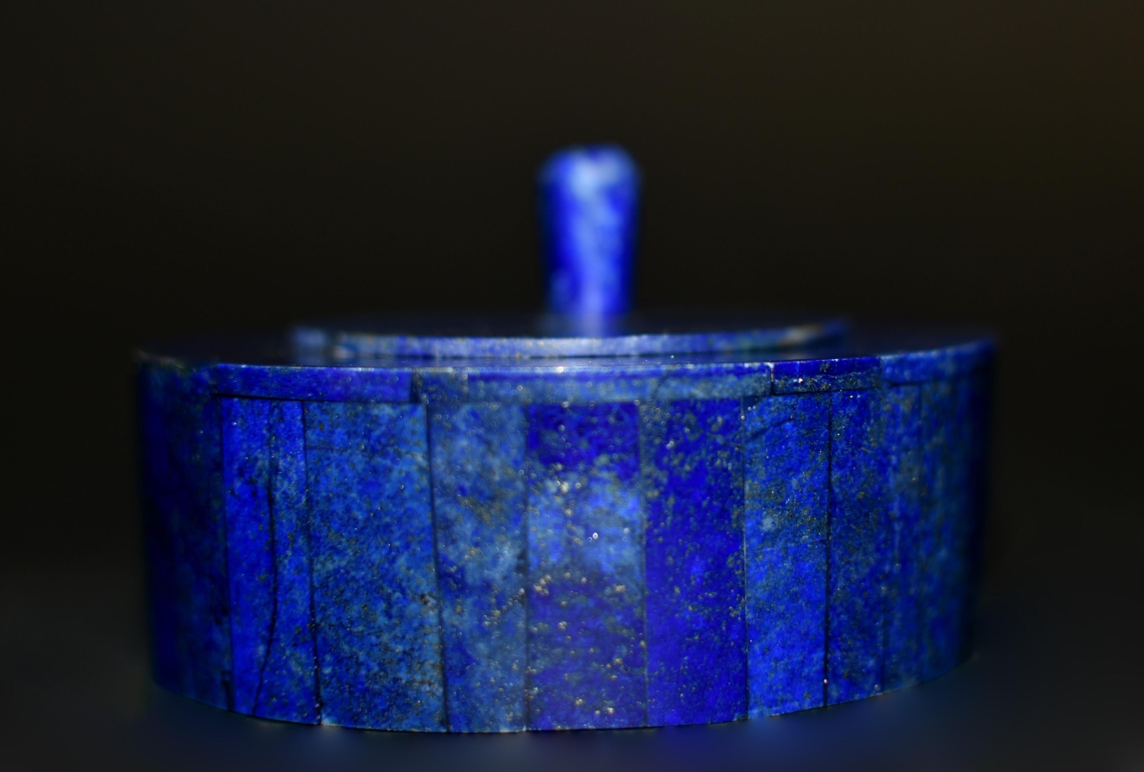 20th Century Pair of Natural Lapis Lazuli Round Boxes For Sale
