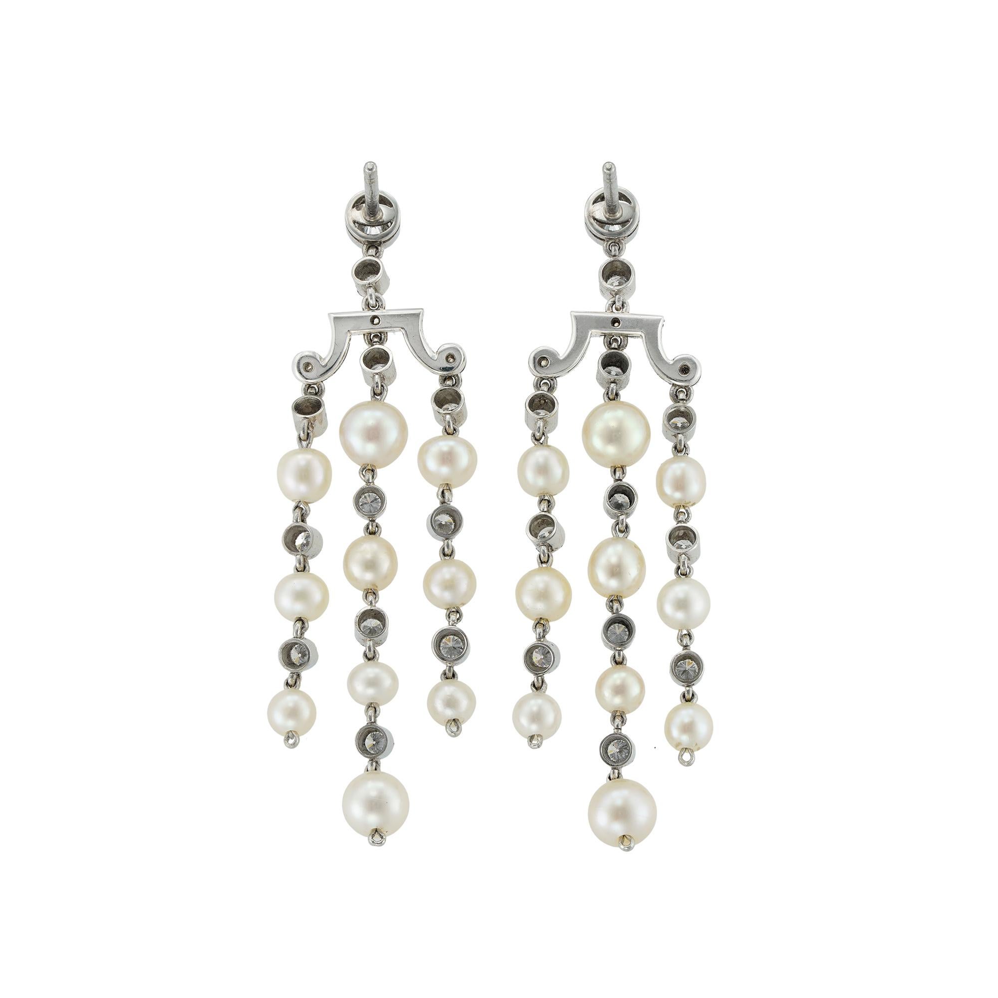 Paar Ohrringe mit natürlichen Perlen und Diamanten in Quastenform (Moderne) im Angebot
